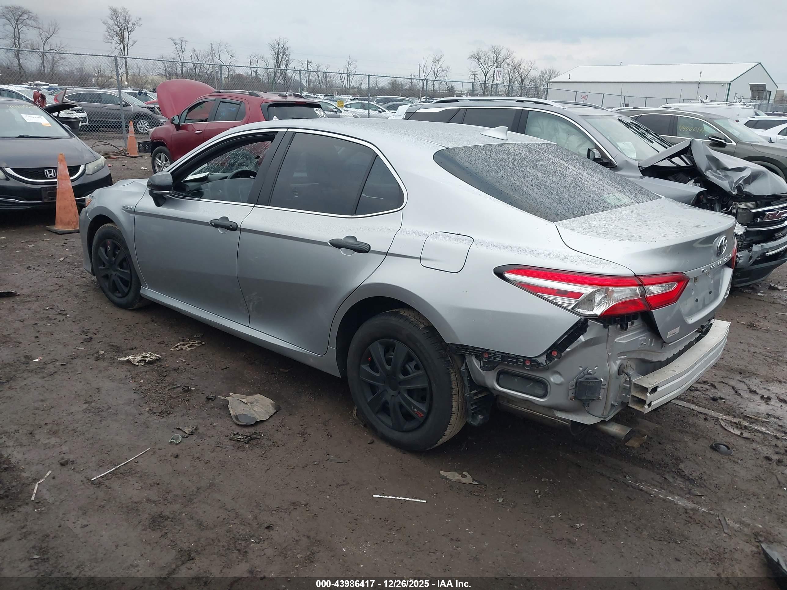 TOYOTA CAMRY image 3