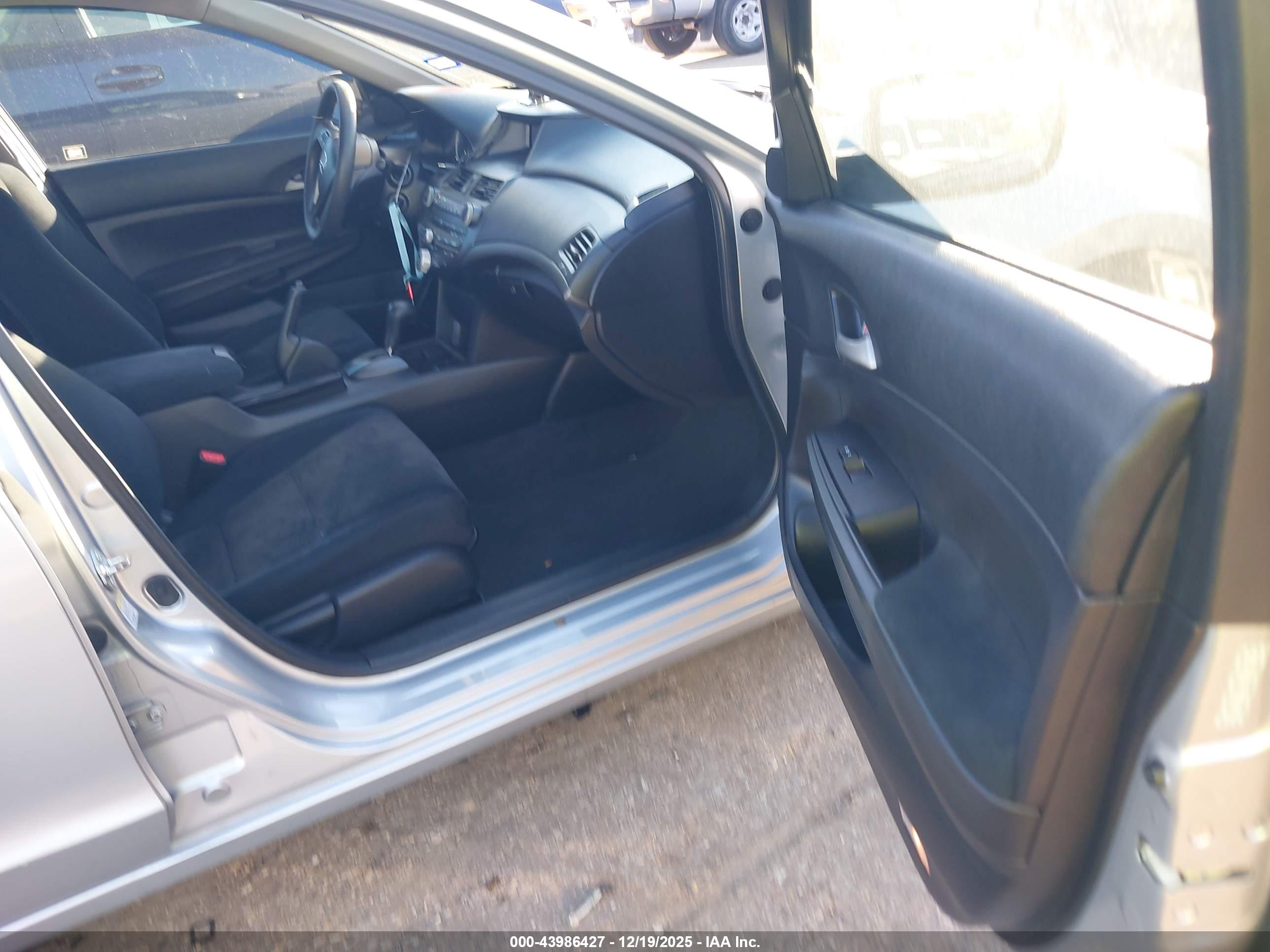 HONDA ACCORD image 5