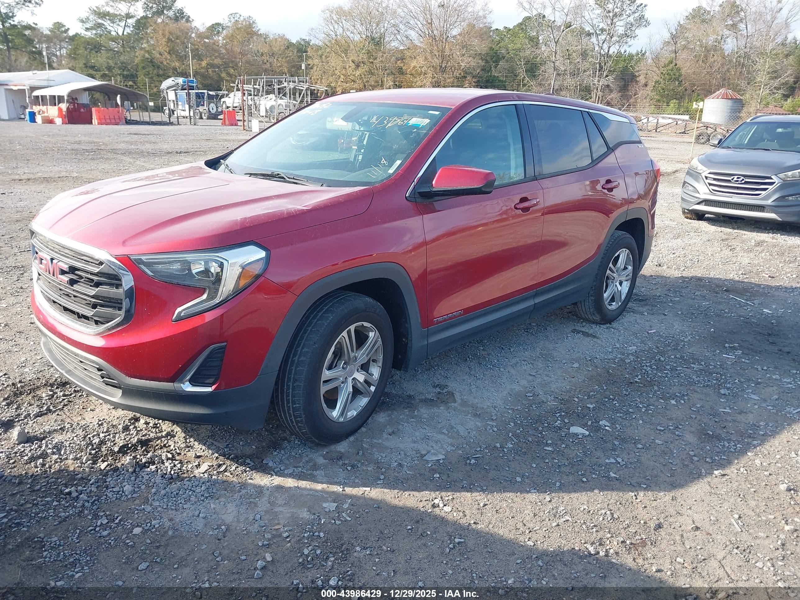 GMC TERRAIN image 2