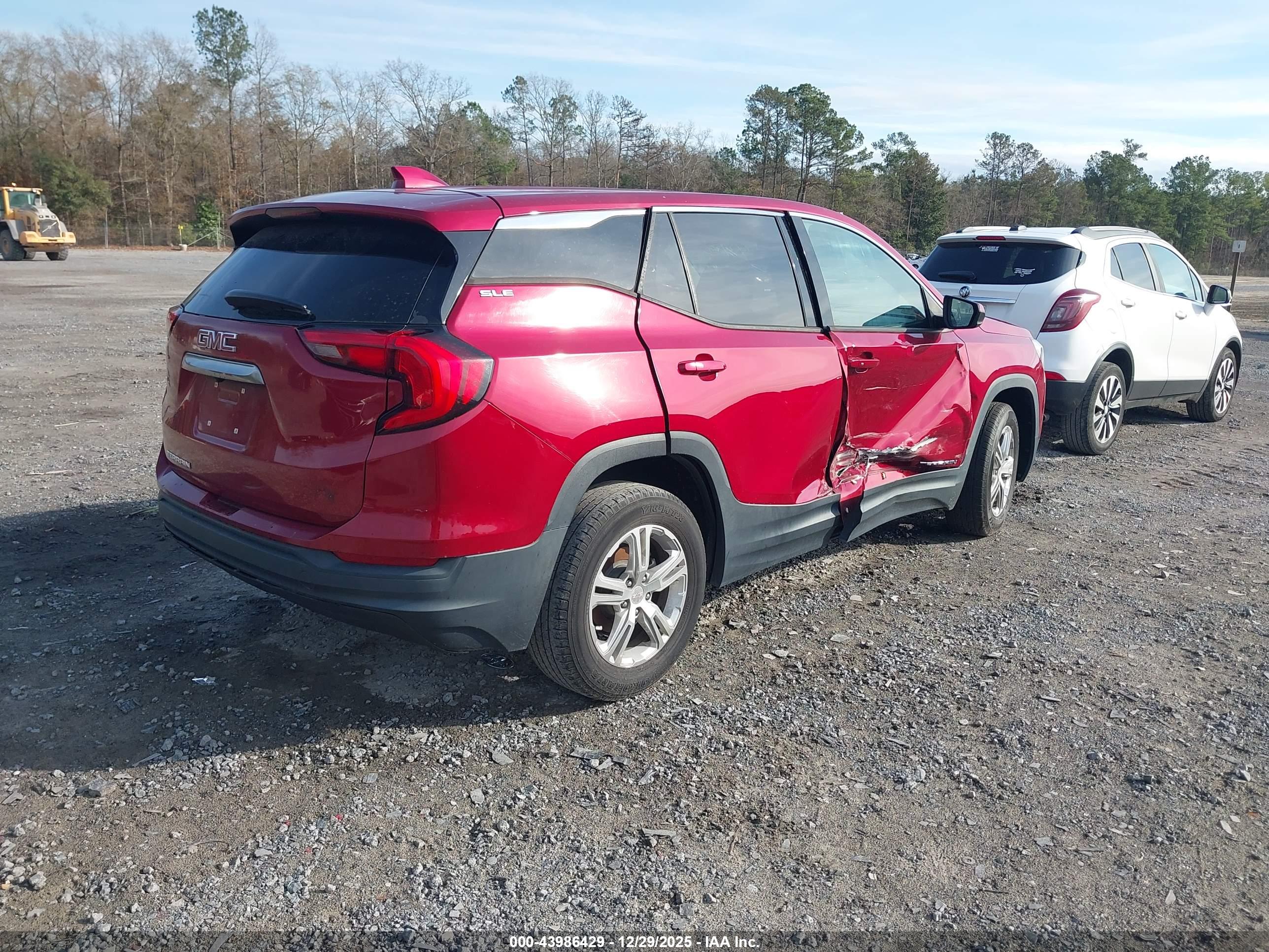 GMC TERRAIN image 4