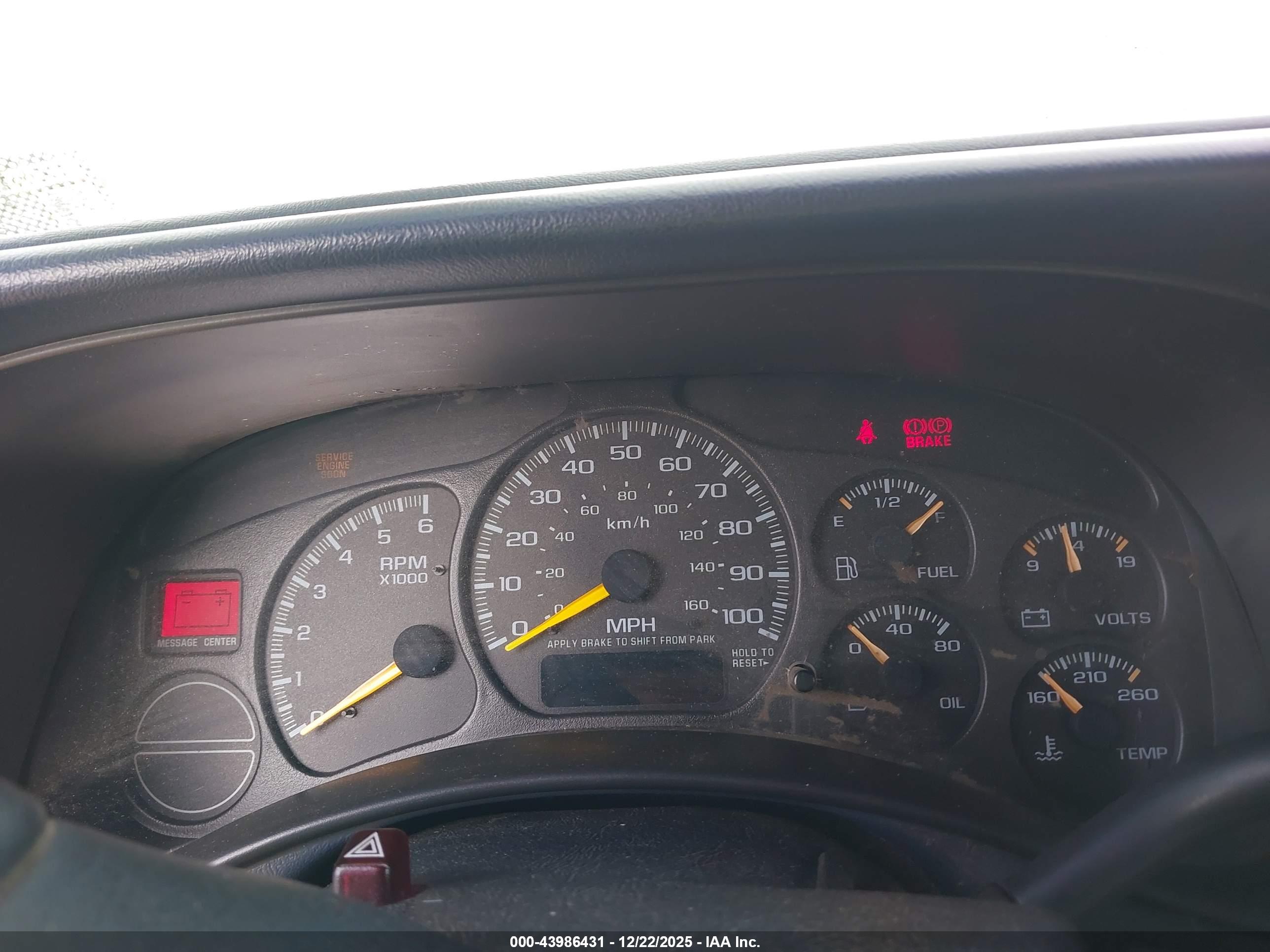 CHEVROLET SILVERADO image 7