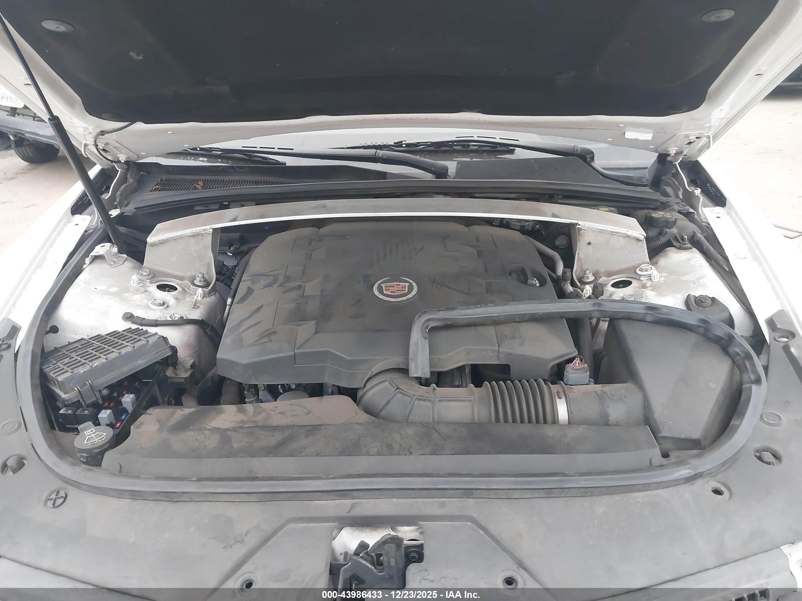 CADILLAC CTS image 10