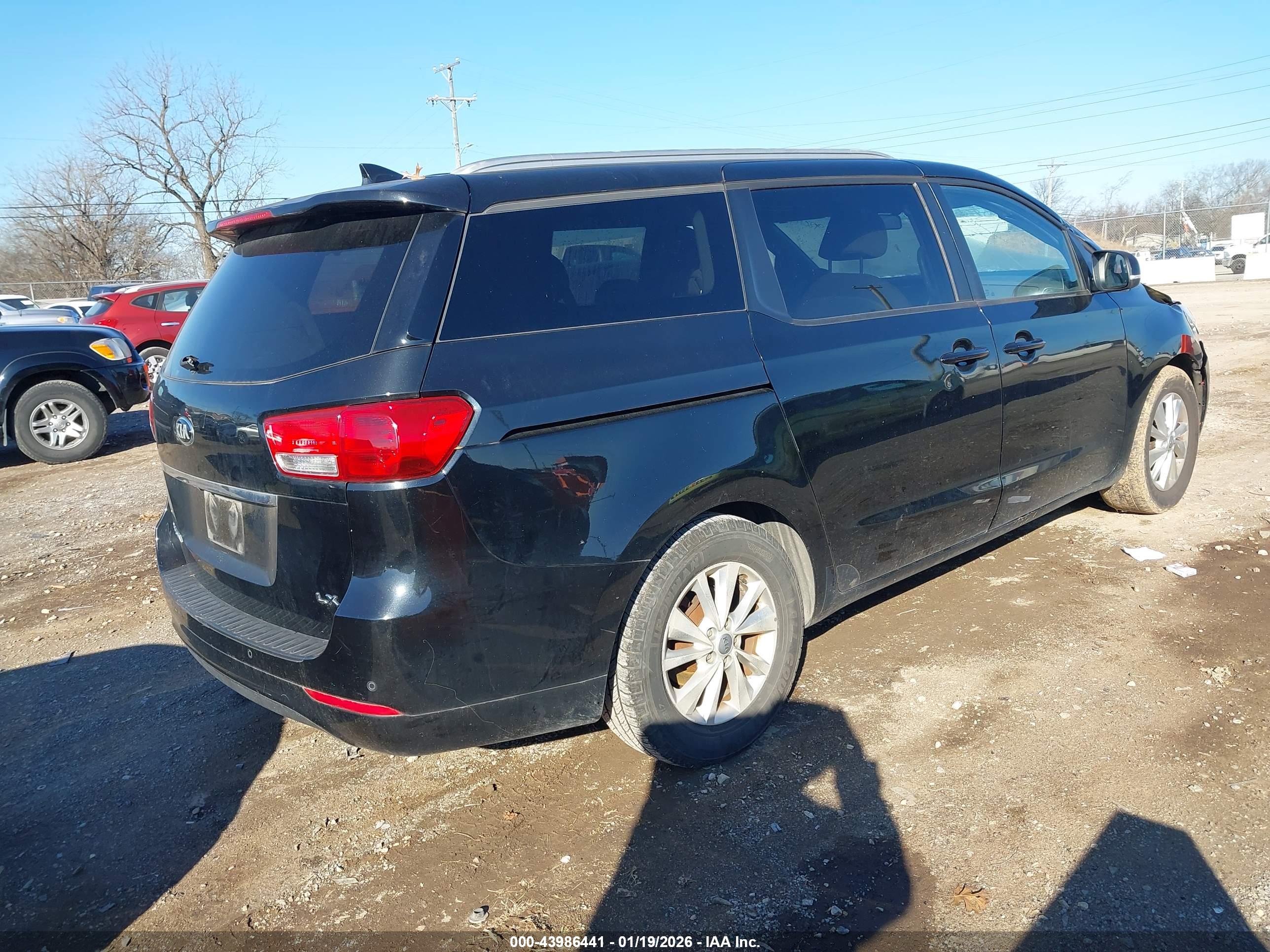 KIA SEDONA image 4
