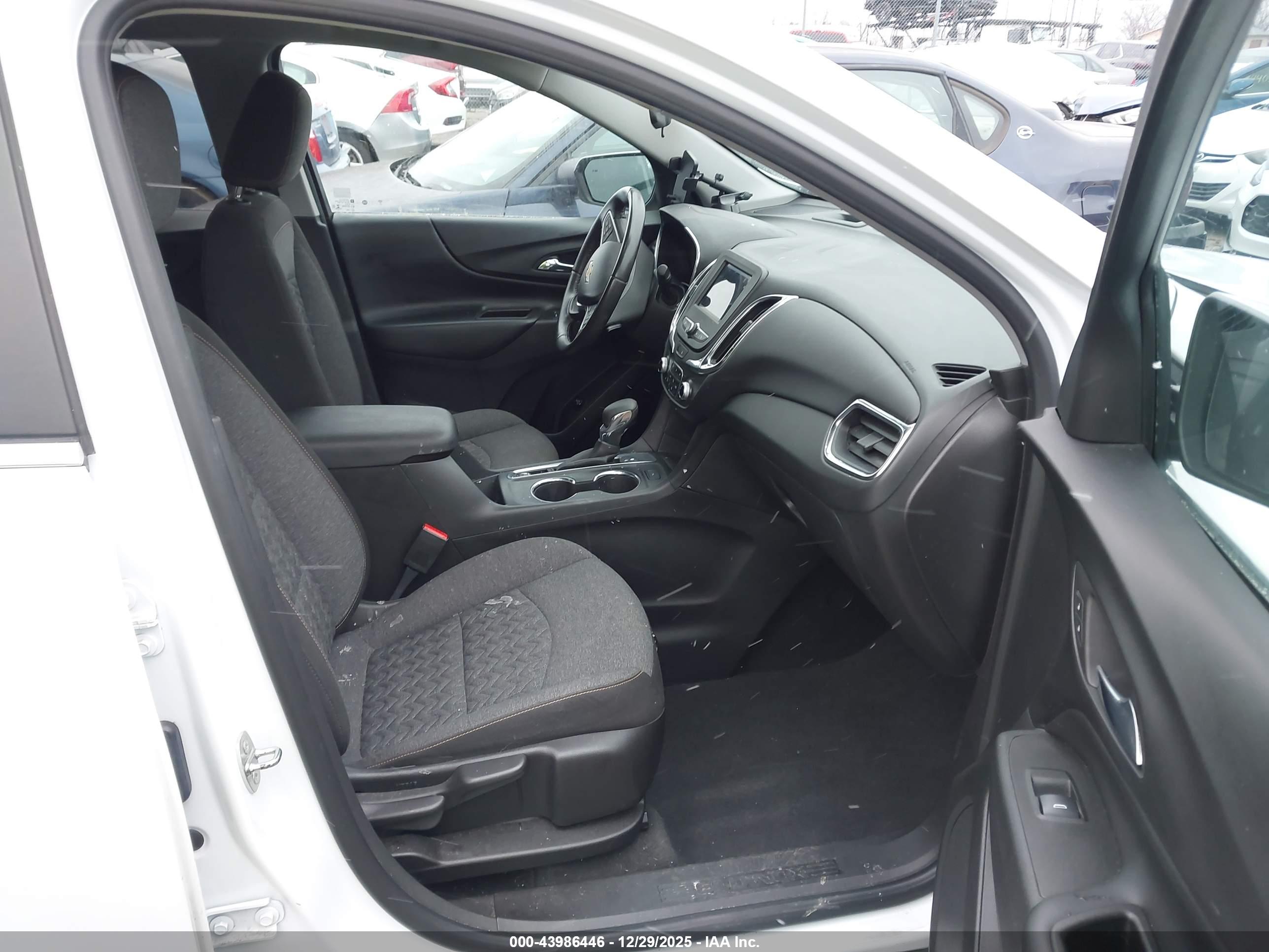 CHEVROLET EQUINOX image 5