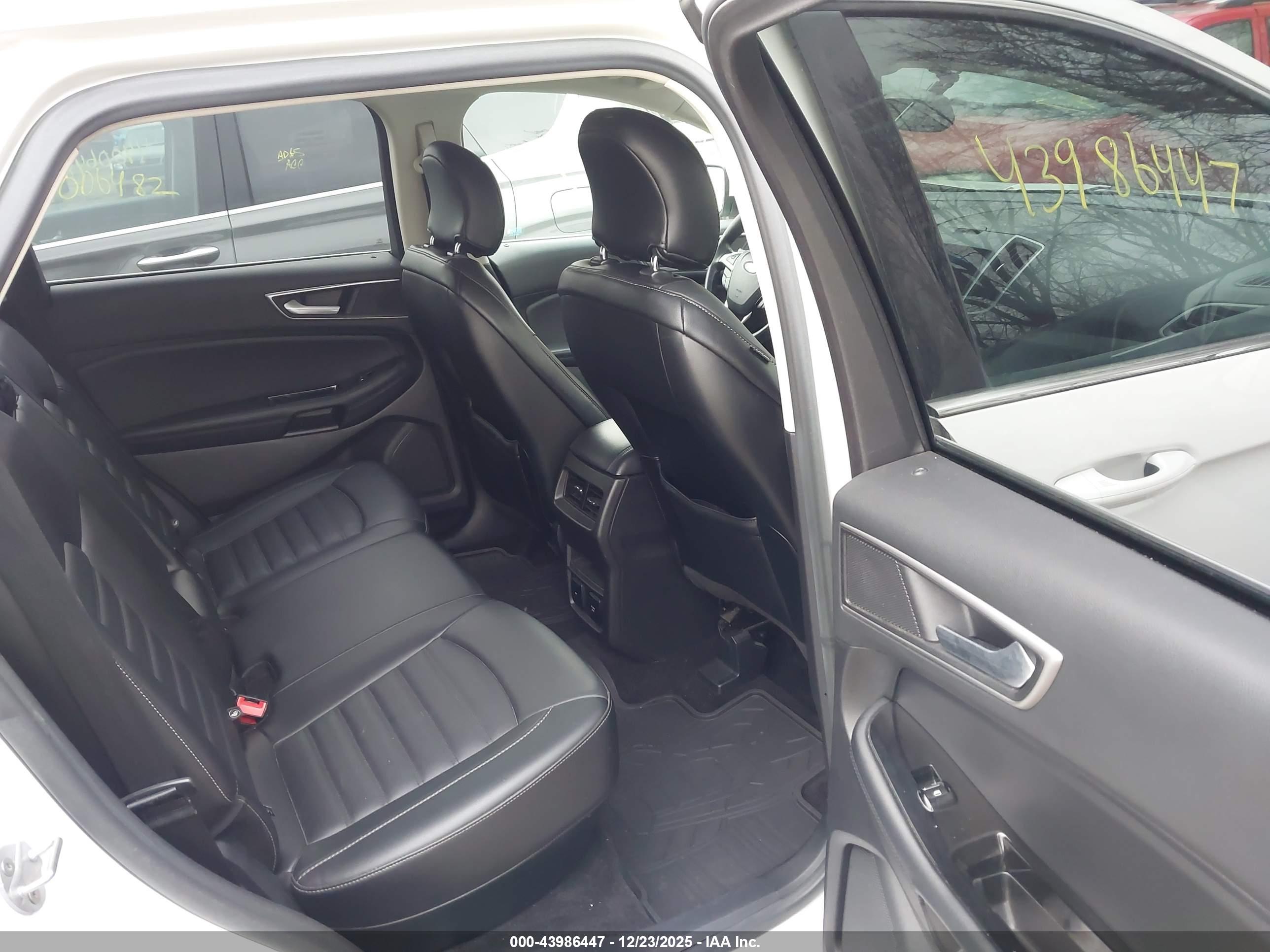 FORD EDGE image 8