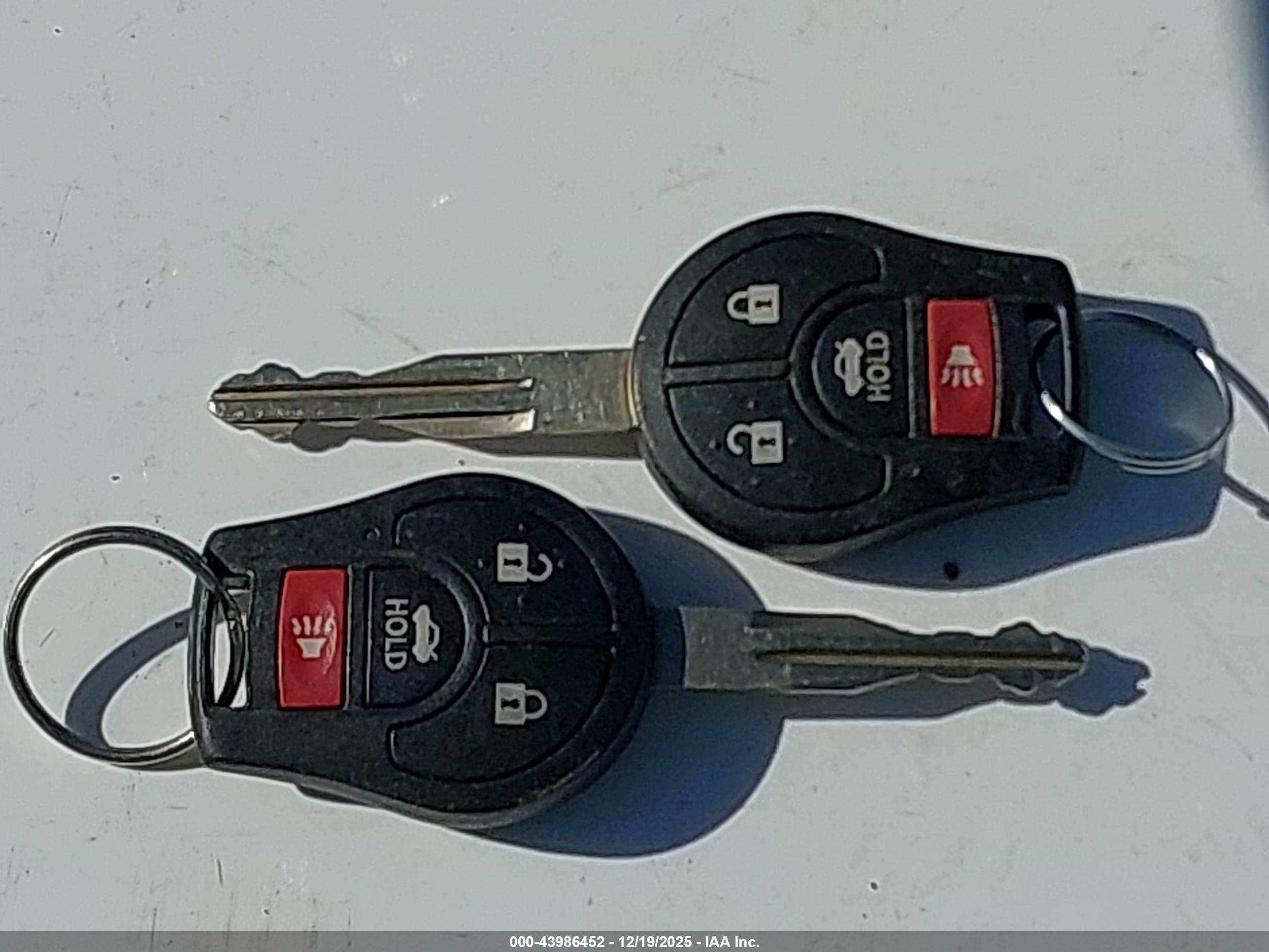 NISSAN VERSA image 11