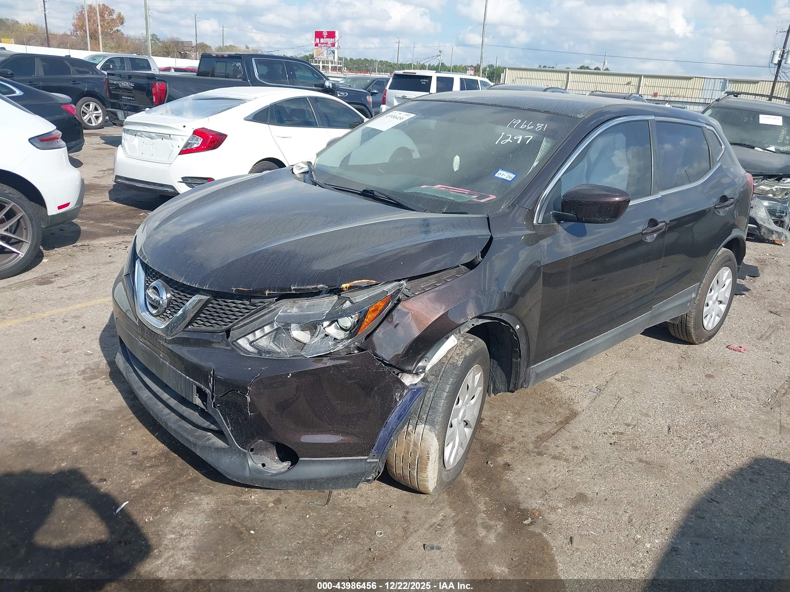 NISSAN ROGUE image 2