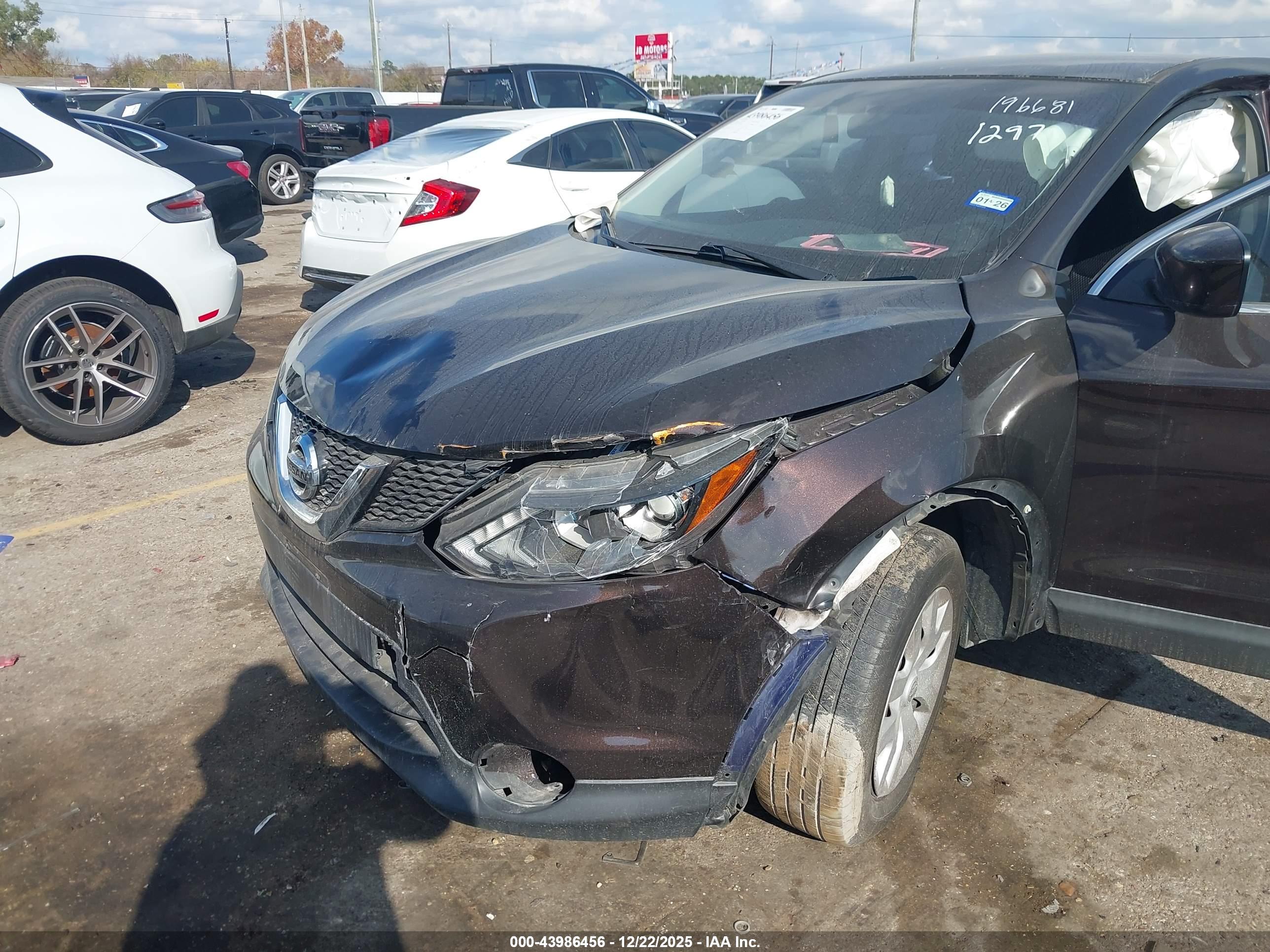 NISSAN ROGUE image 6