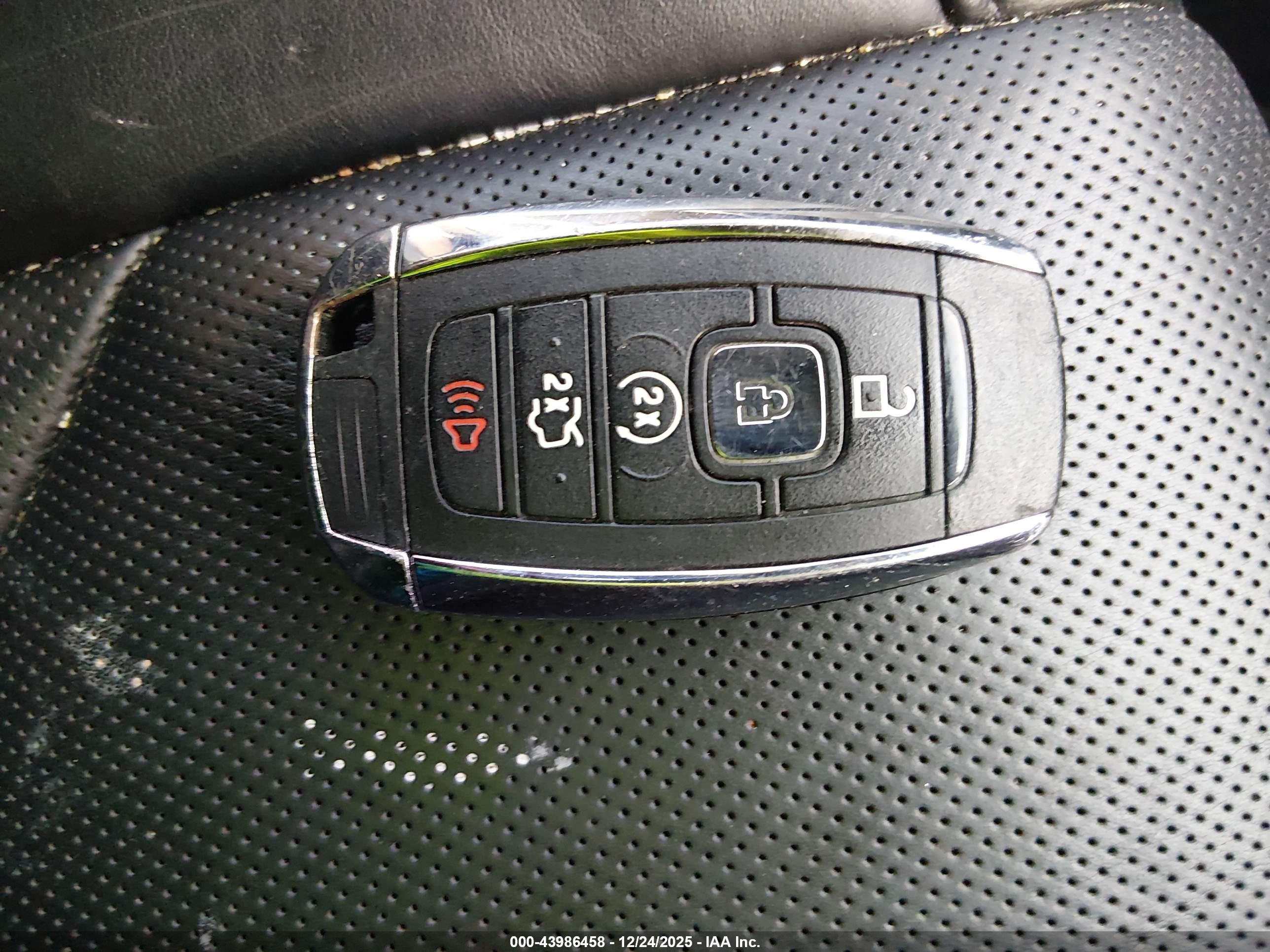 LINCOLN MKC image 11