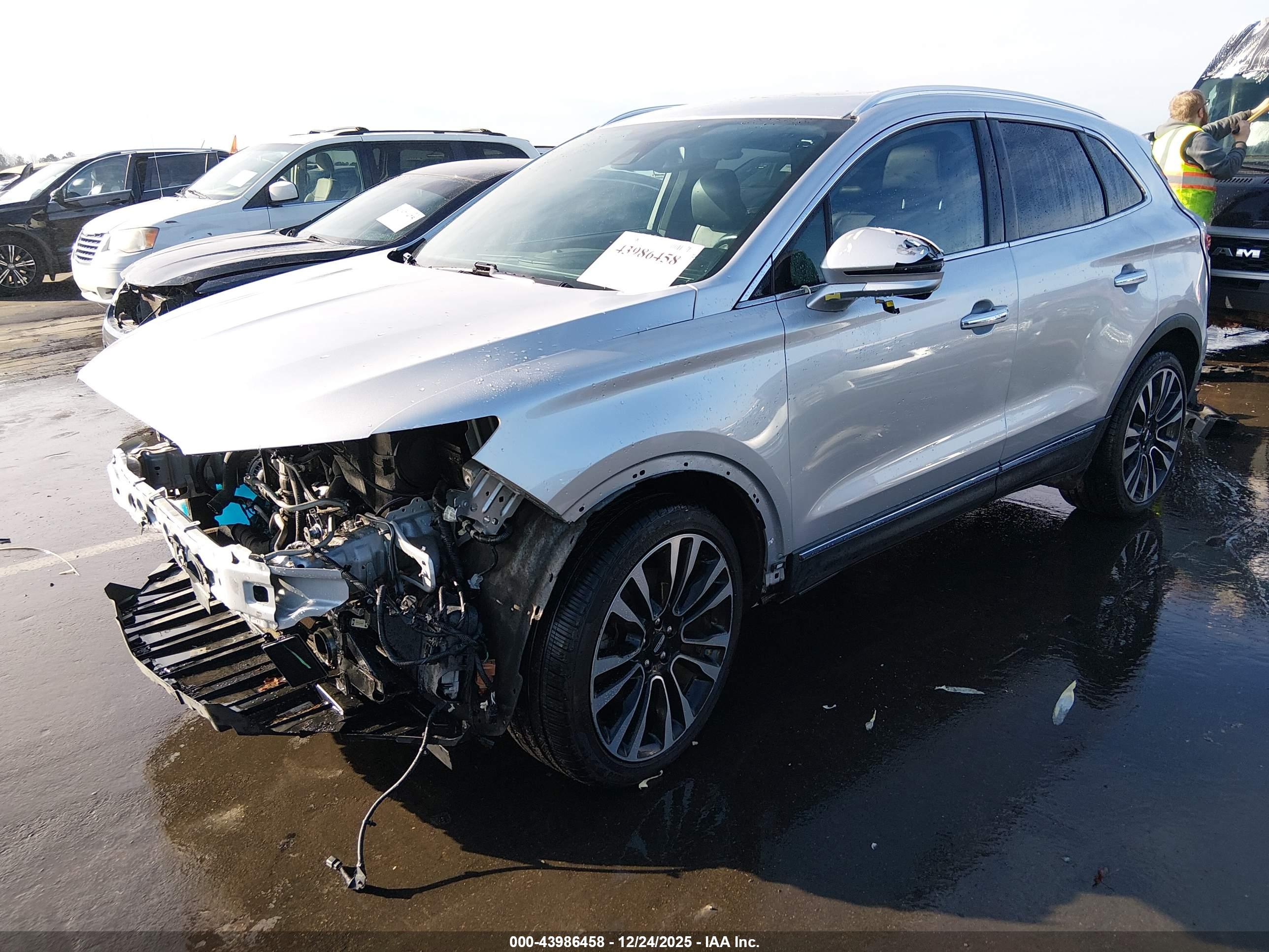 LINCOLN MKC image 2
