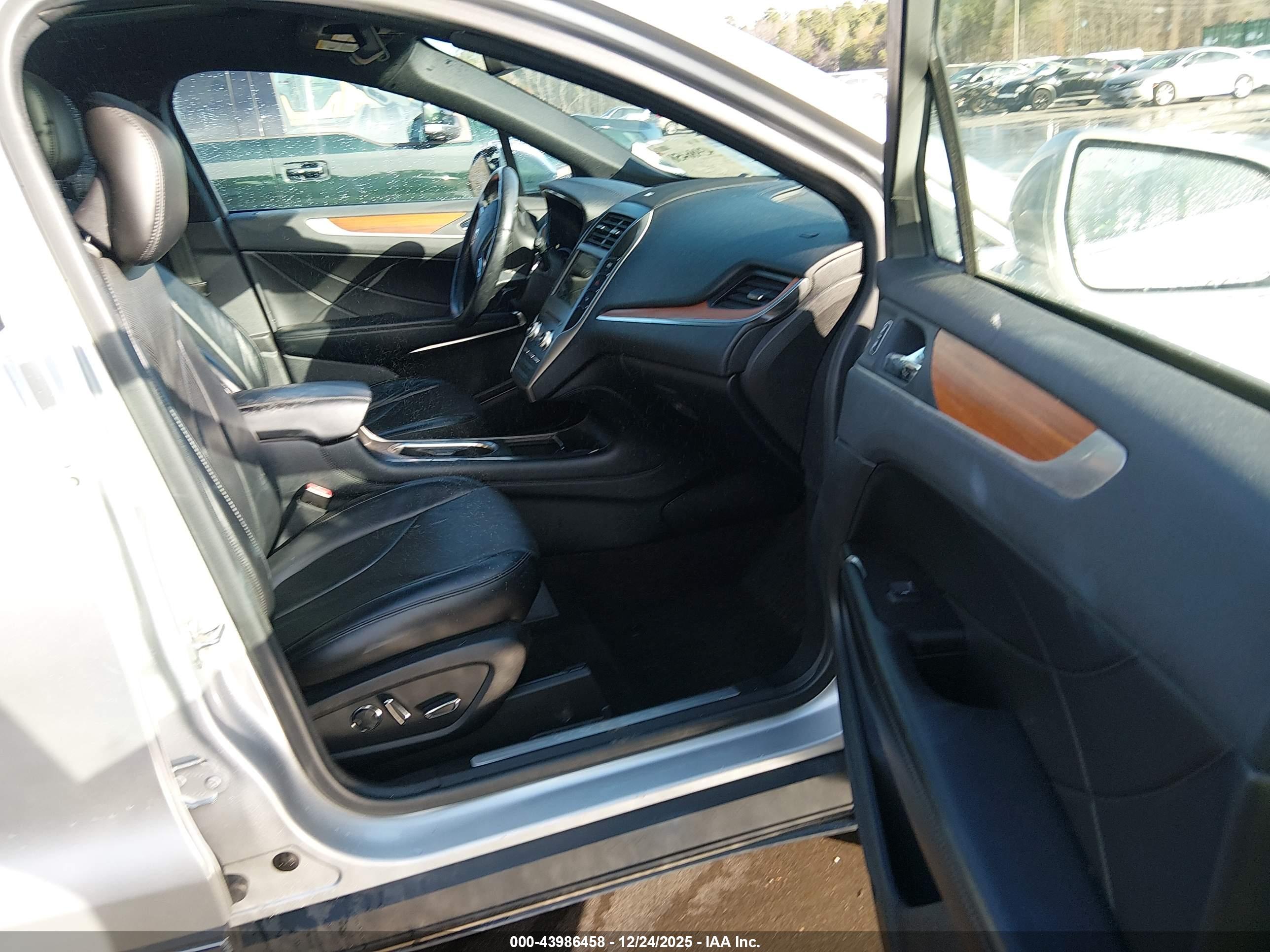 LINCOLN MKC image 5