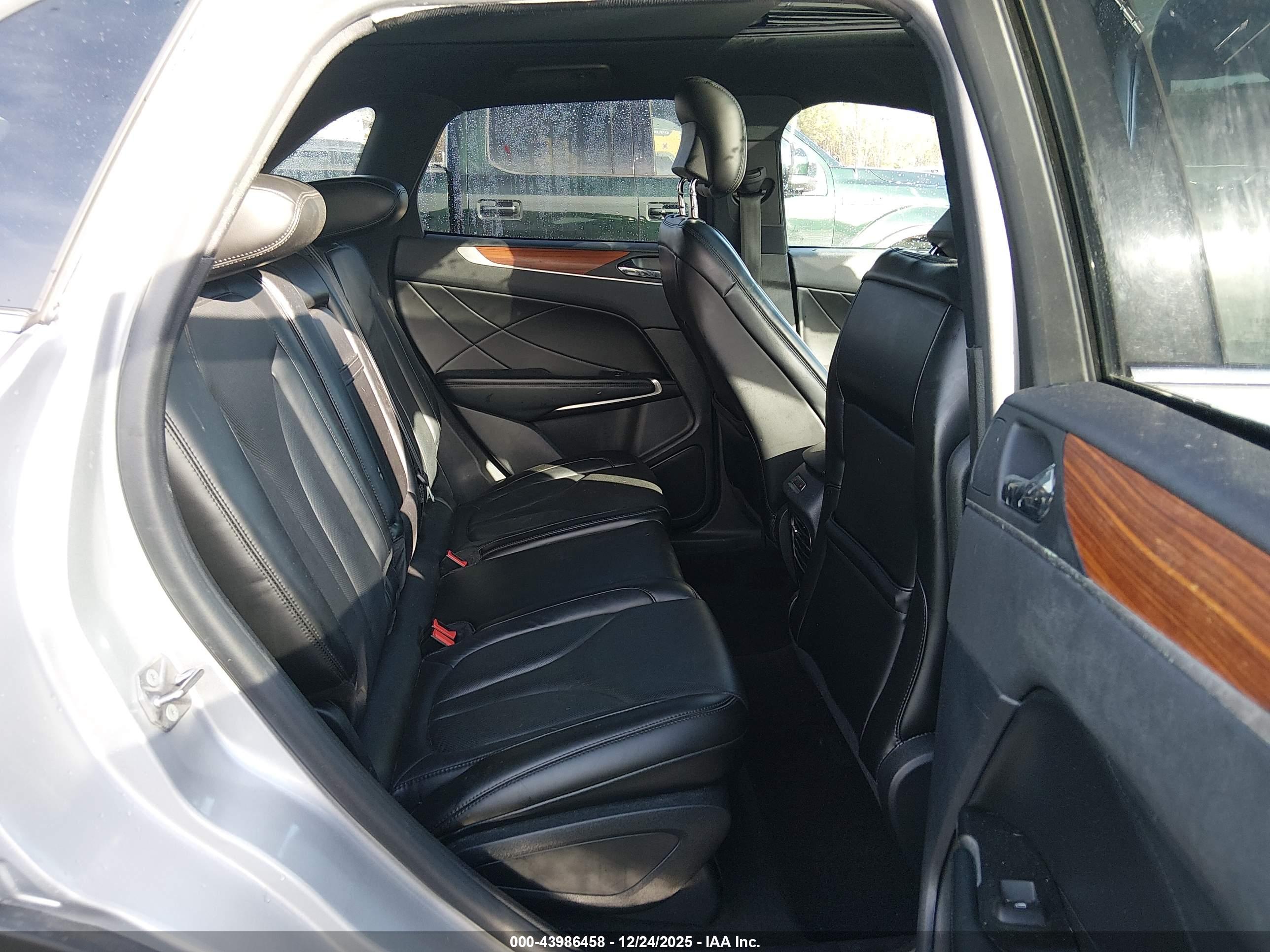 LINCOLN MKC image 8
