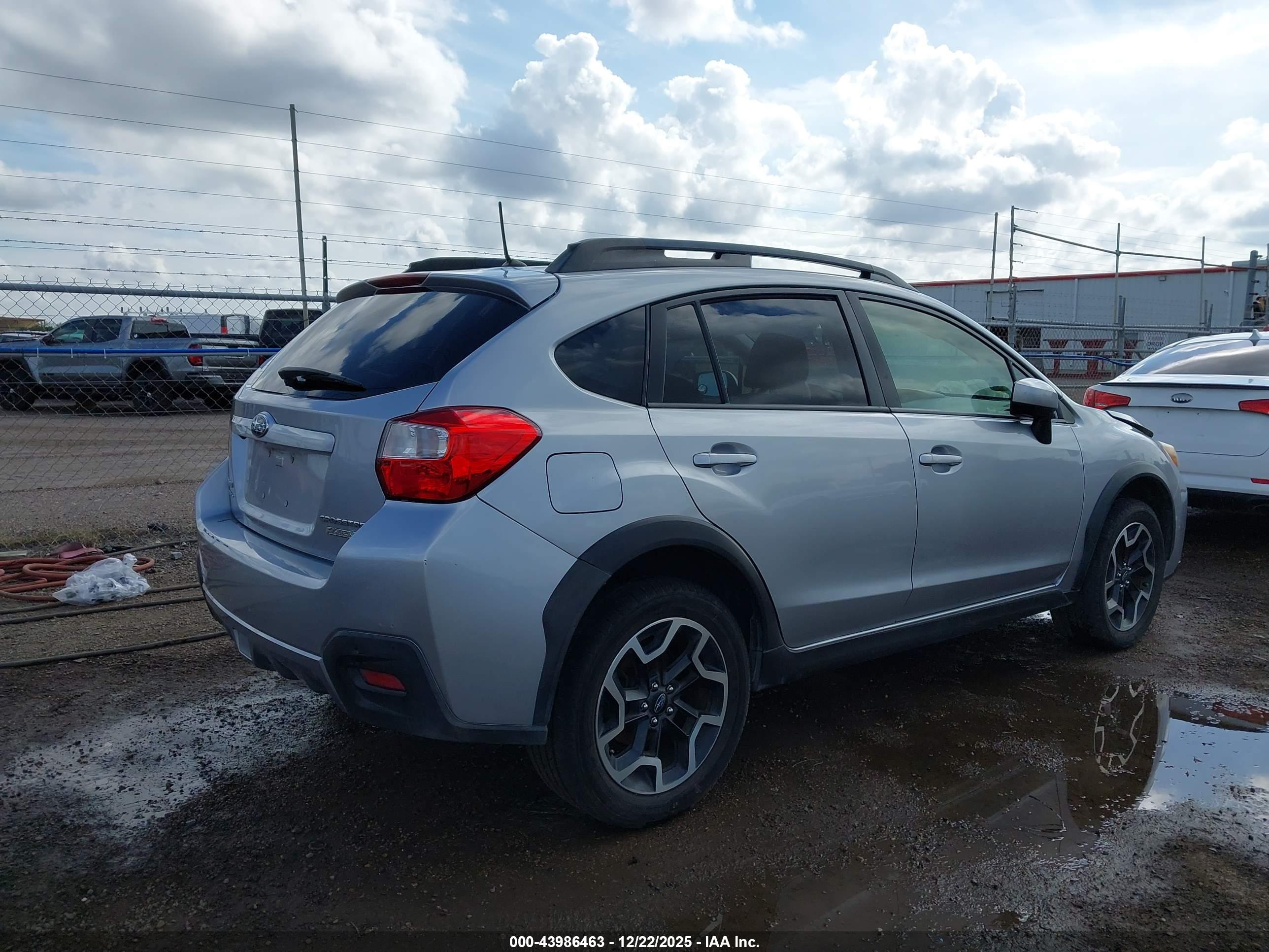 SUBARU CROSSTREK image 4
