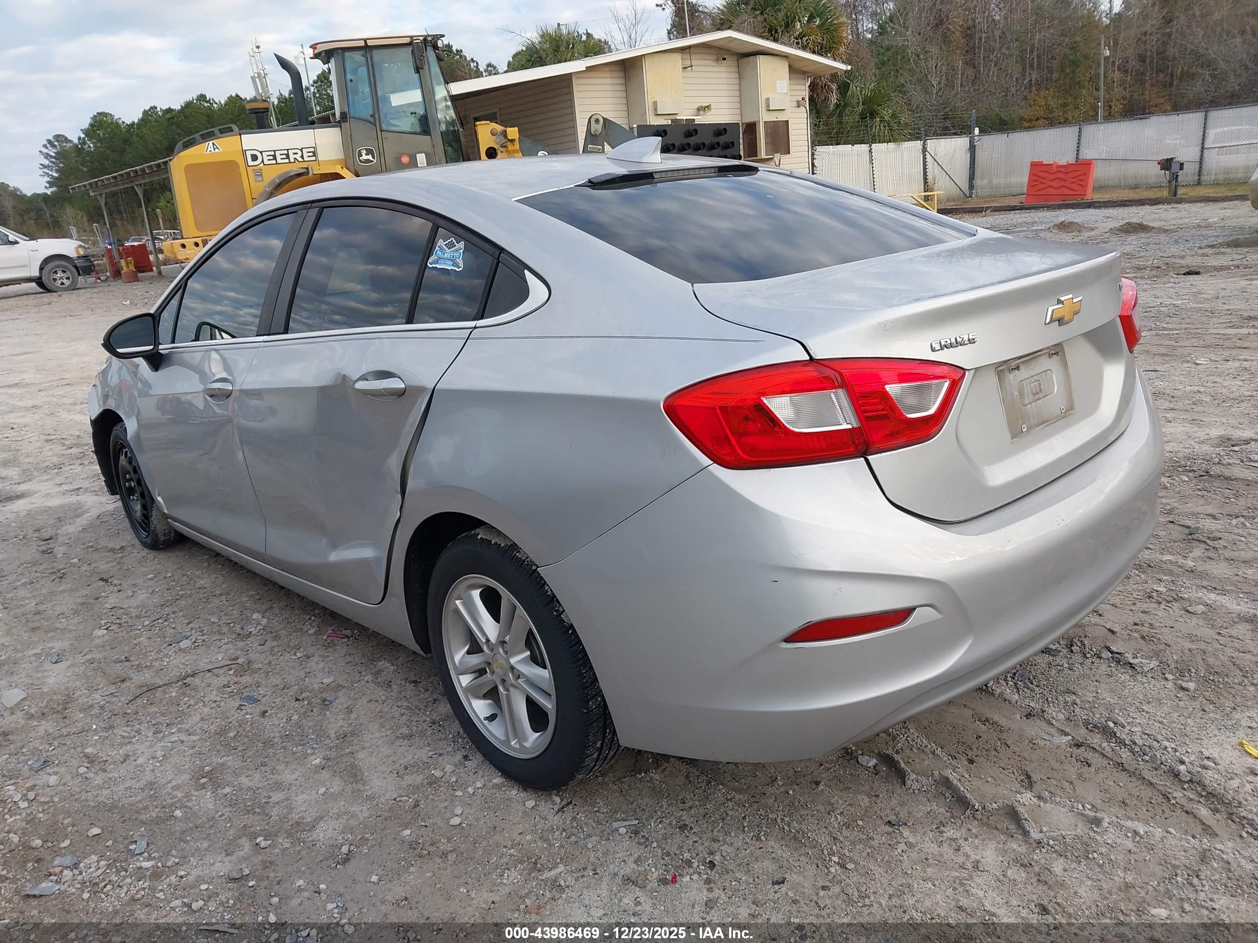 CHEVROLET CRUZE image 3