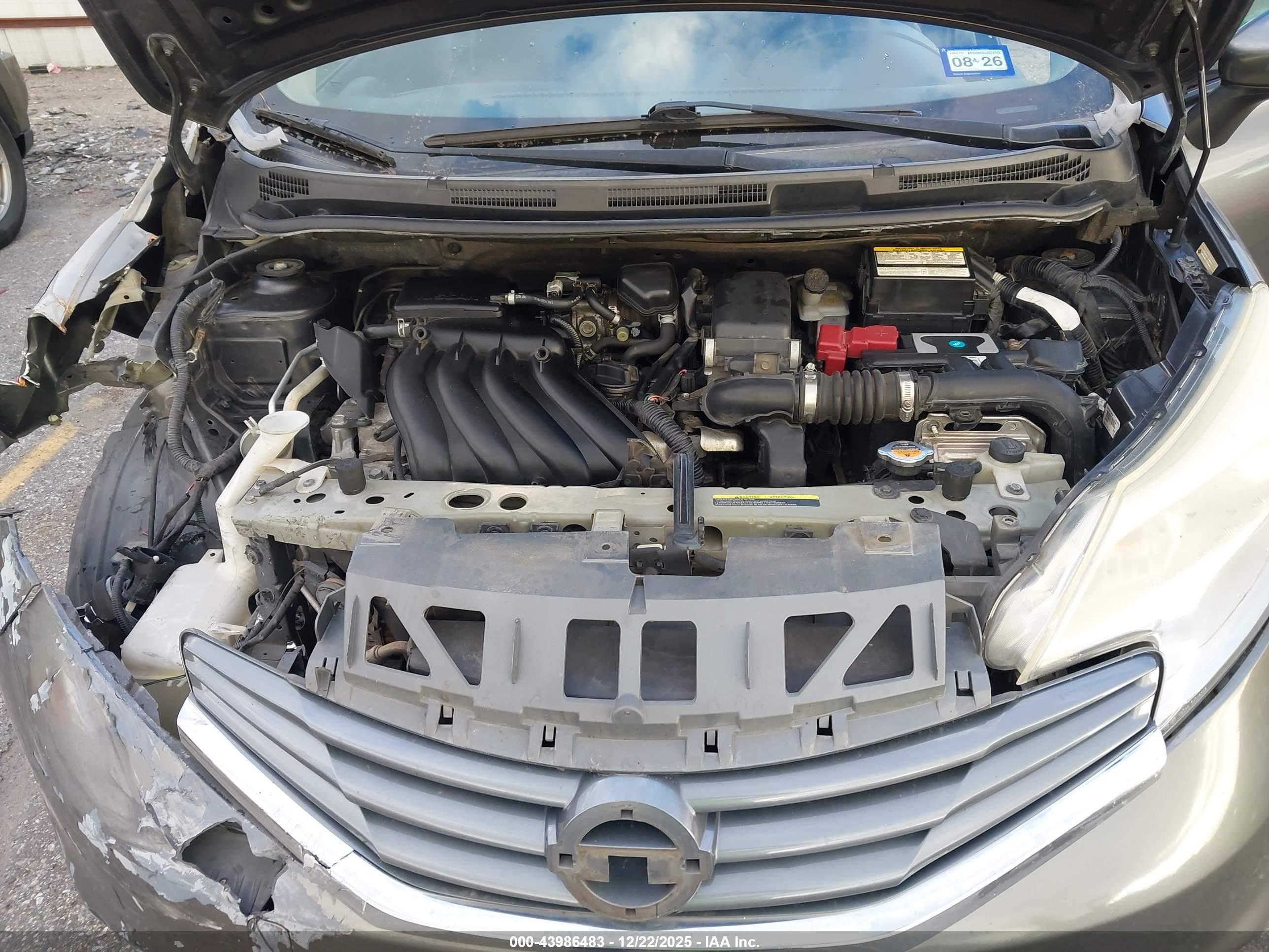 NISSAN VERSA image 10