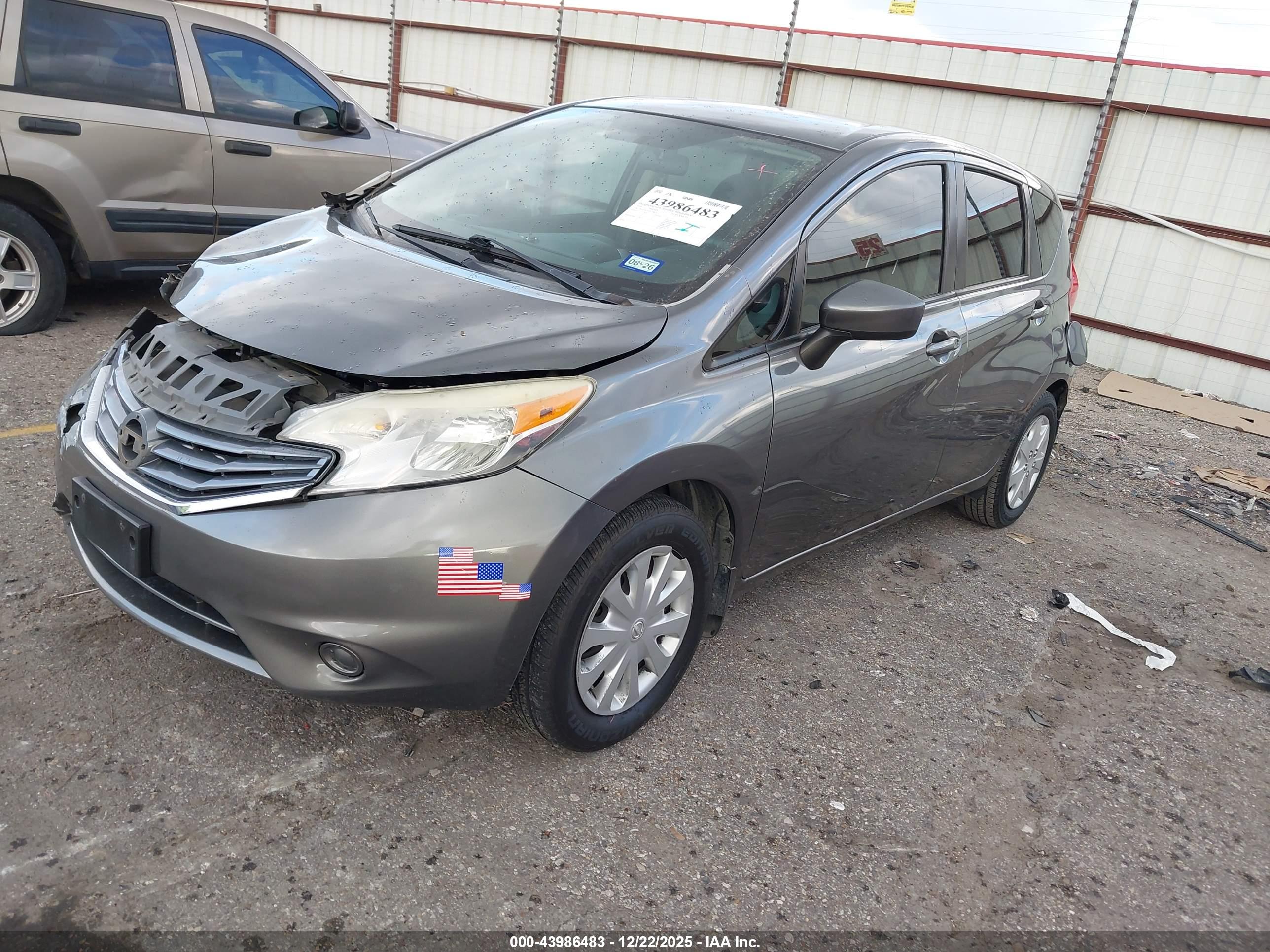 NISSAN VERSA image 2