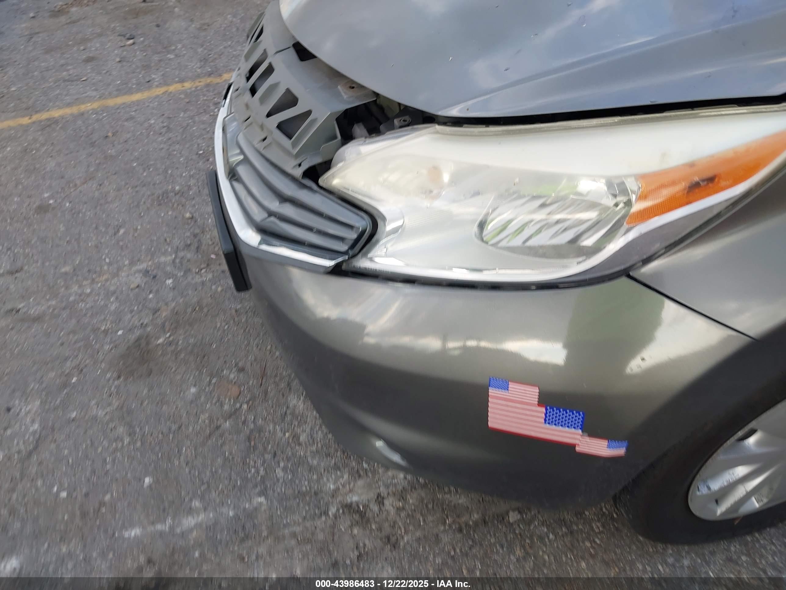 NISSAN VERSA image 6