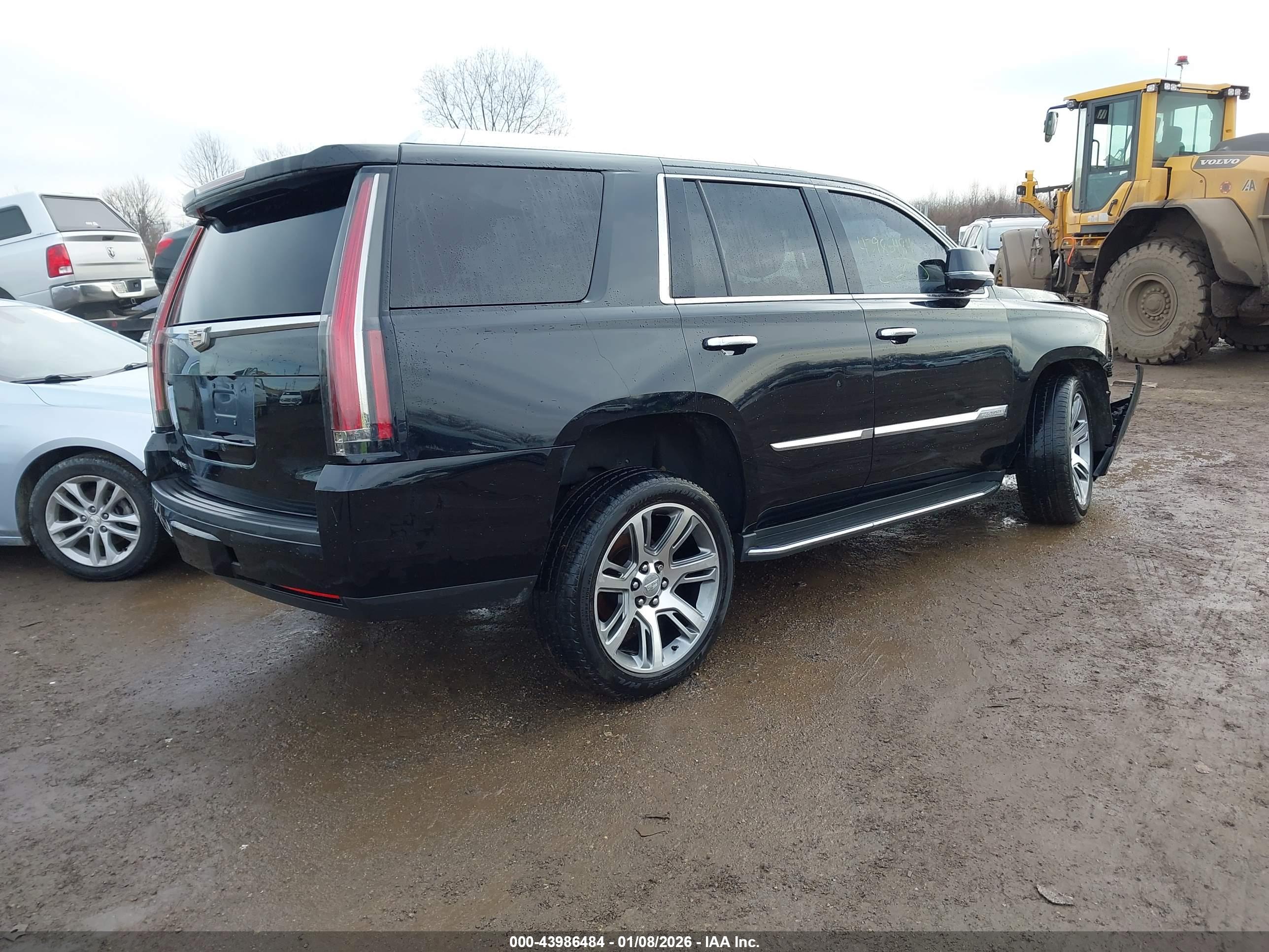 CADILLAC ESCALADE image 4