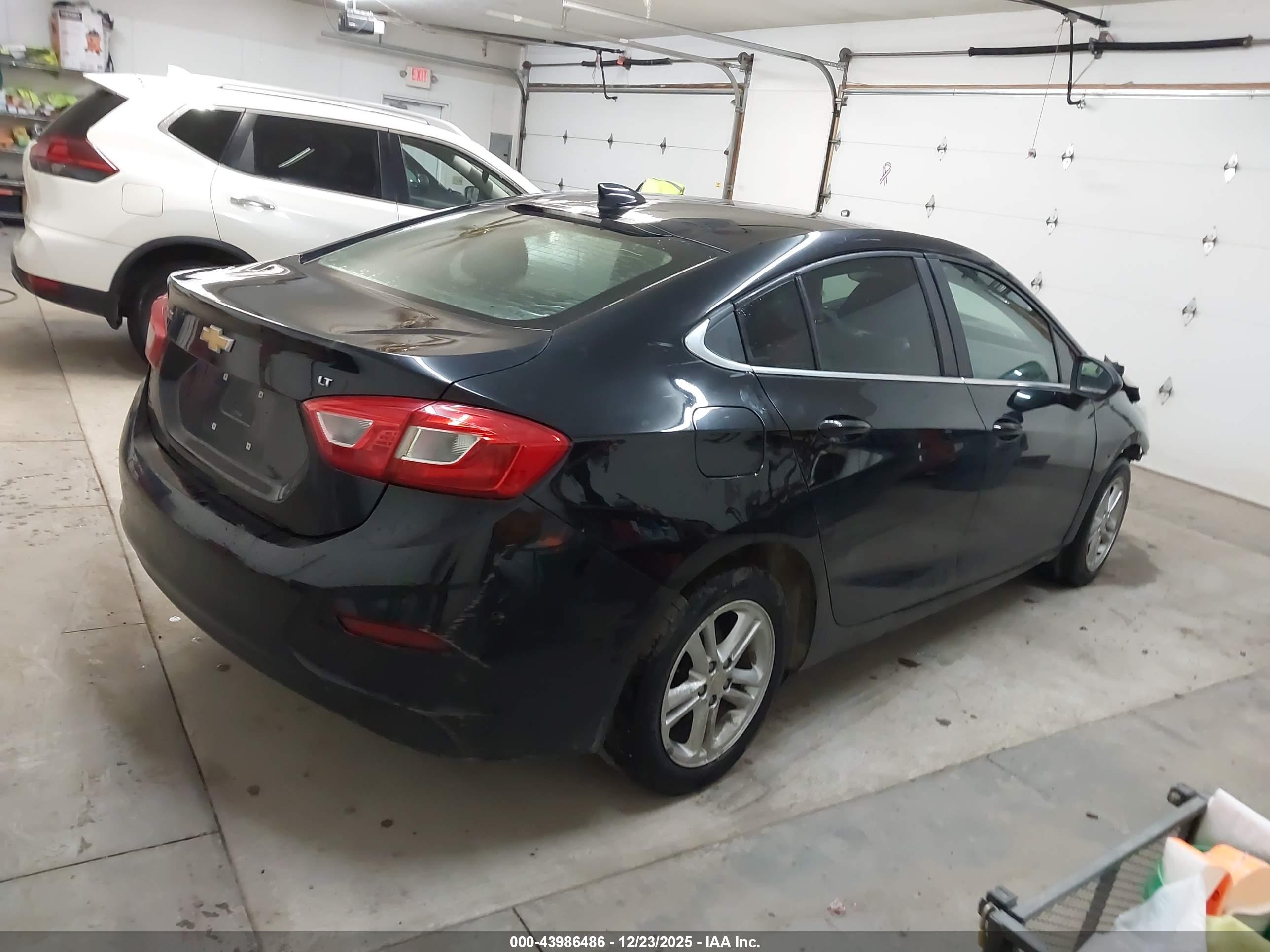 CHEVROLET CRUZE image 4