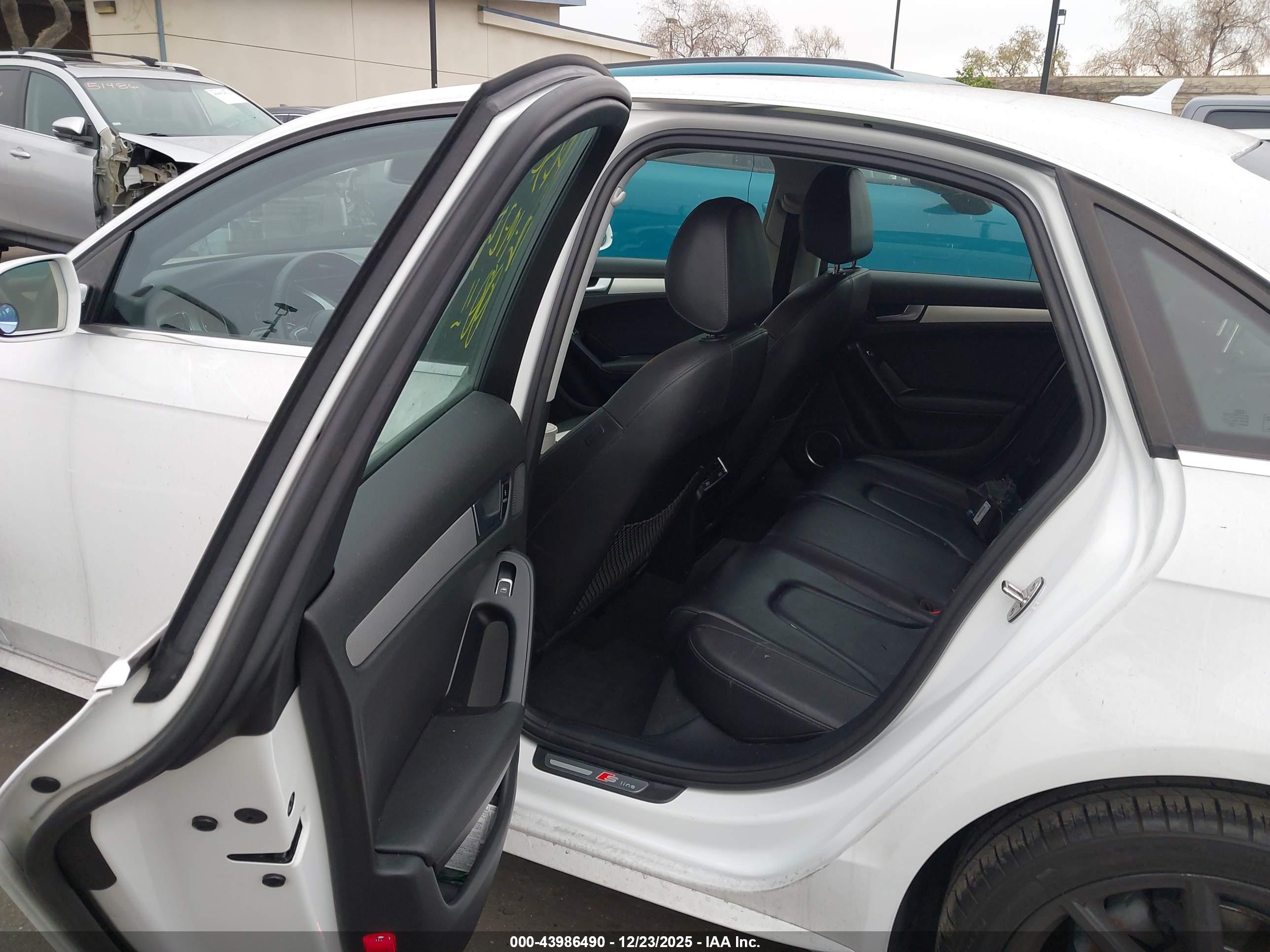 AUDI A4 image 8