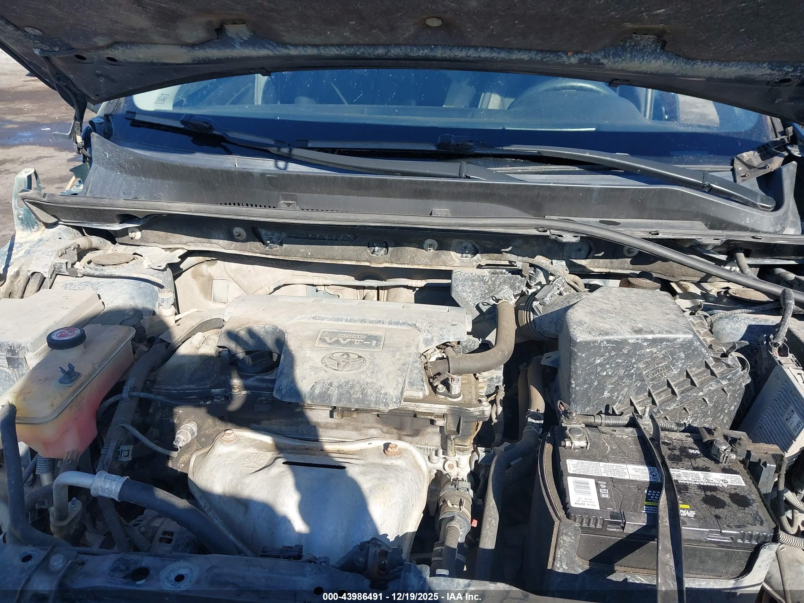 TOYOTA RAV4 image 10