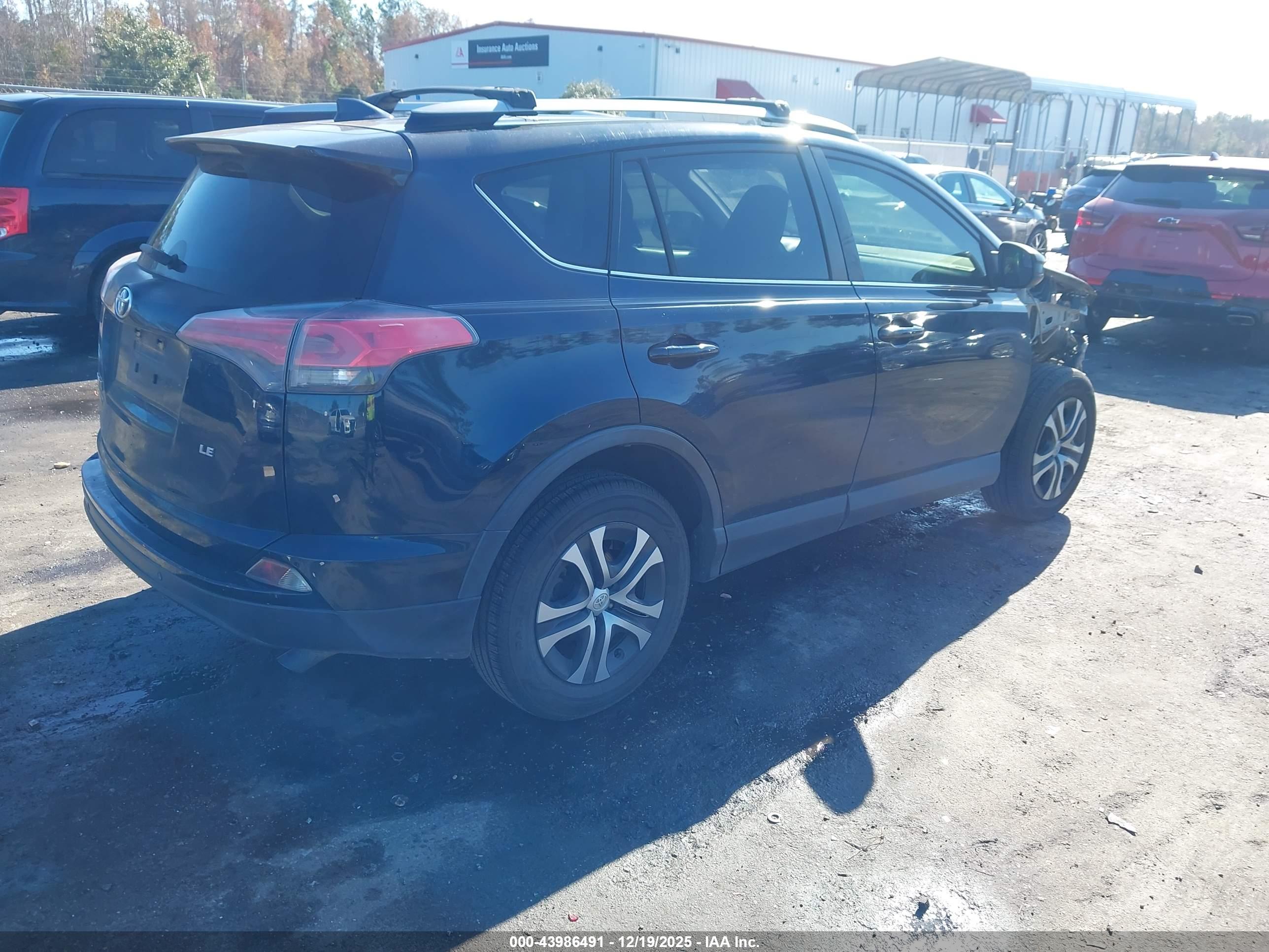 TOYOTA RAV4 image 2