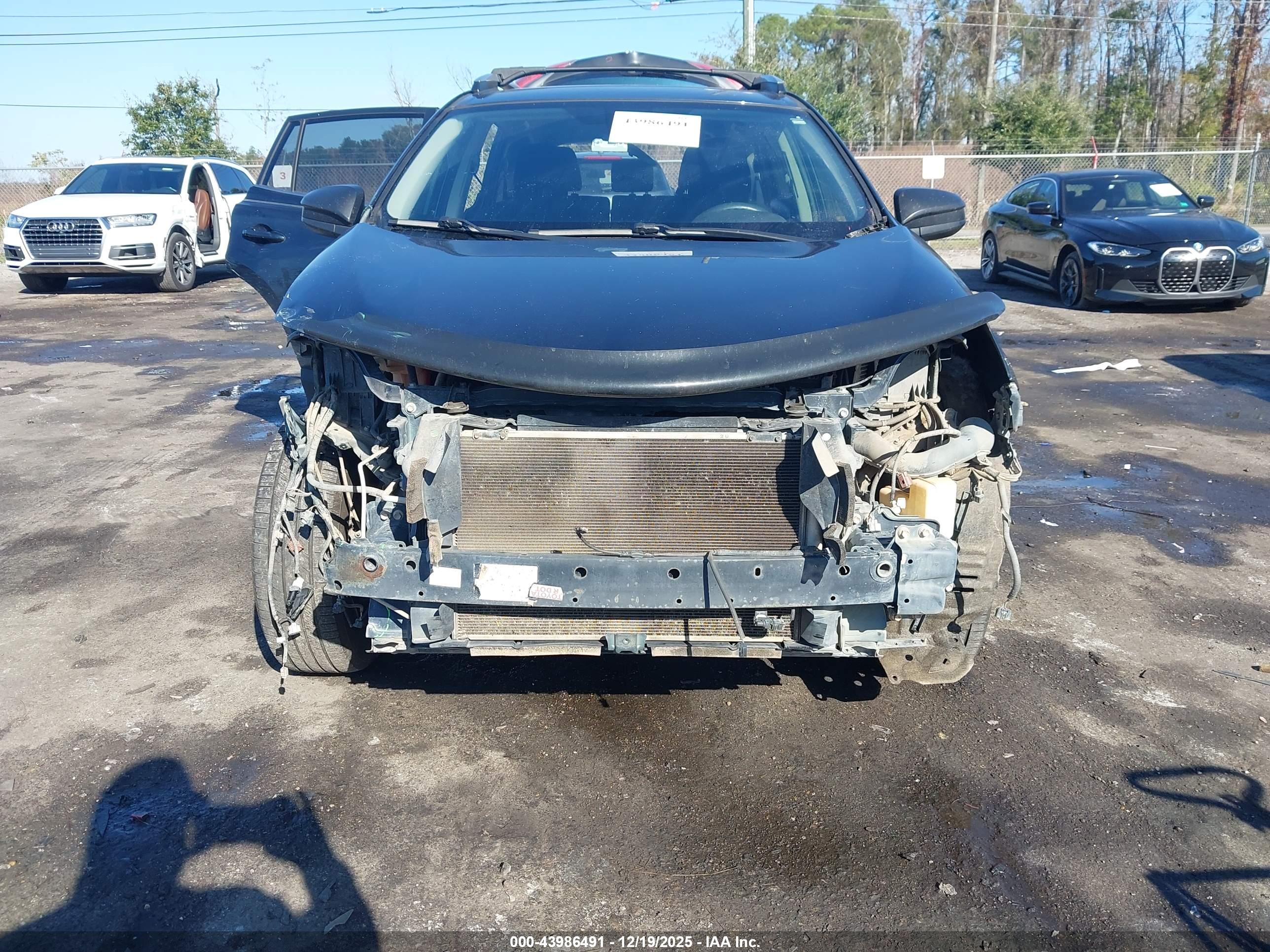 TOYOTA RAV4 image 6