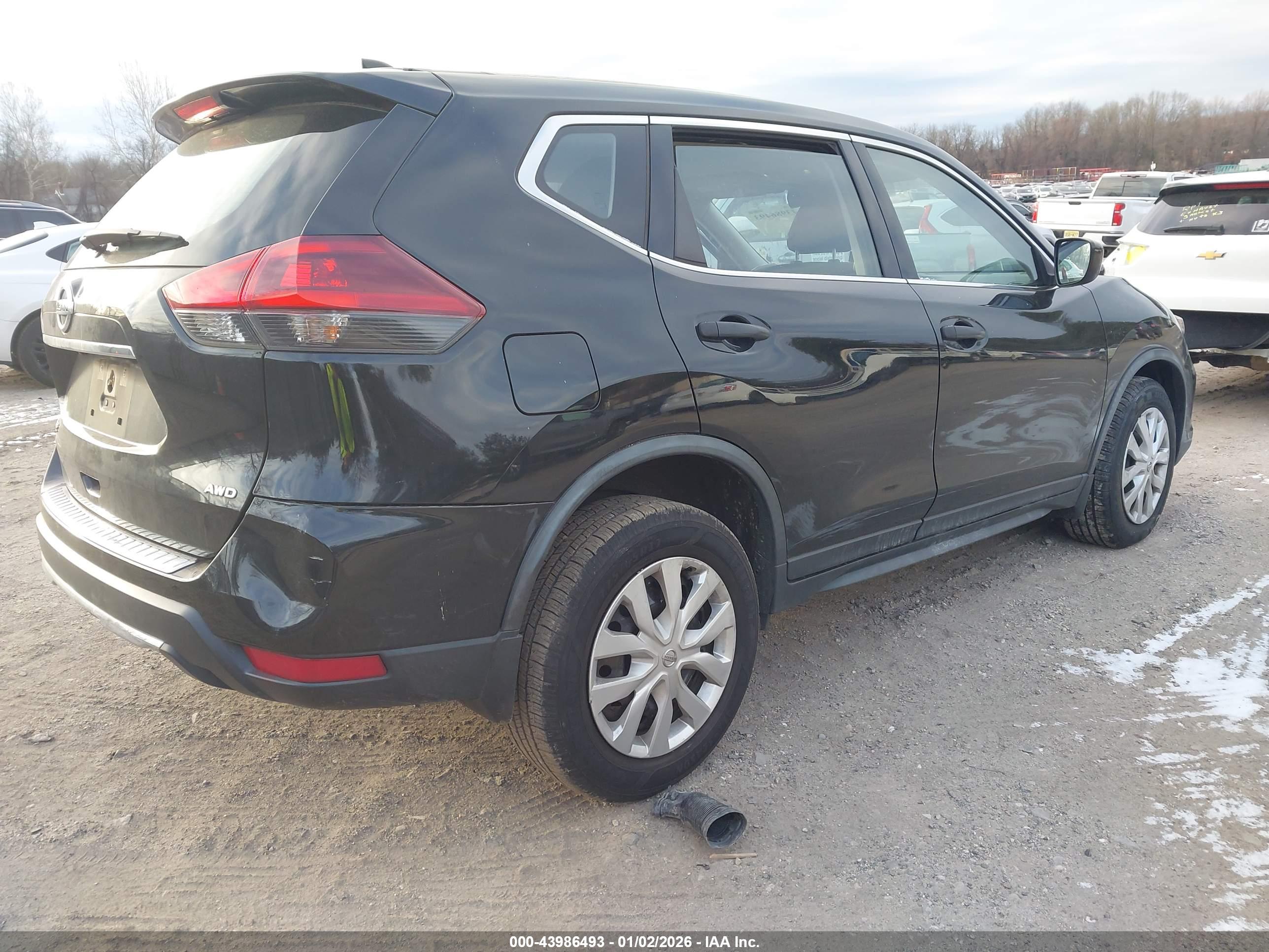 NISSAN ROGUE image 4