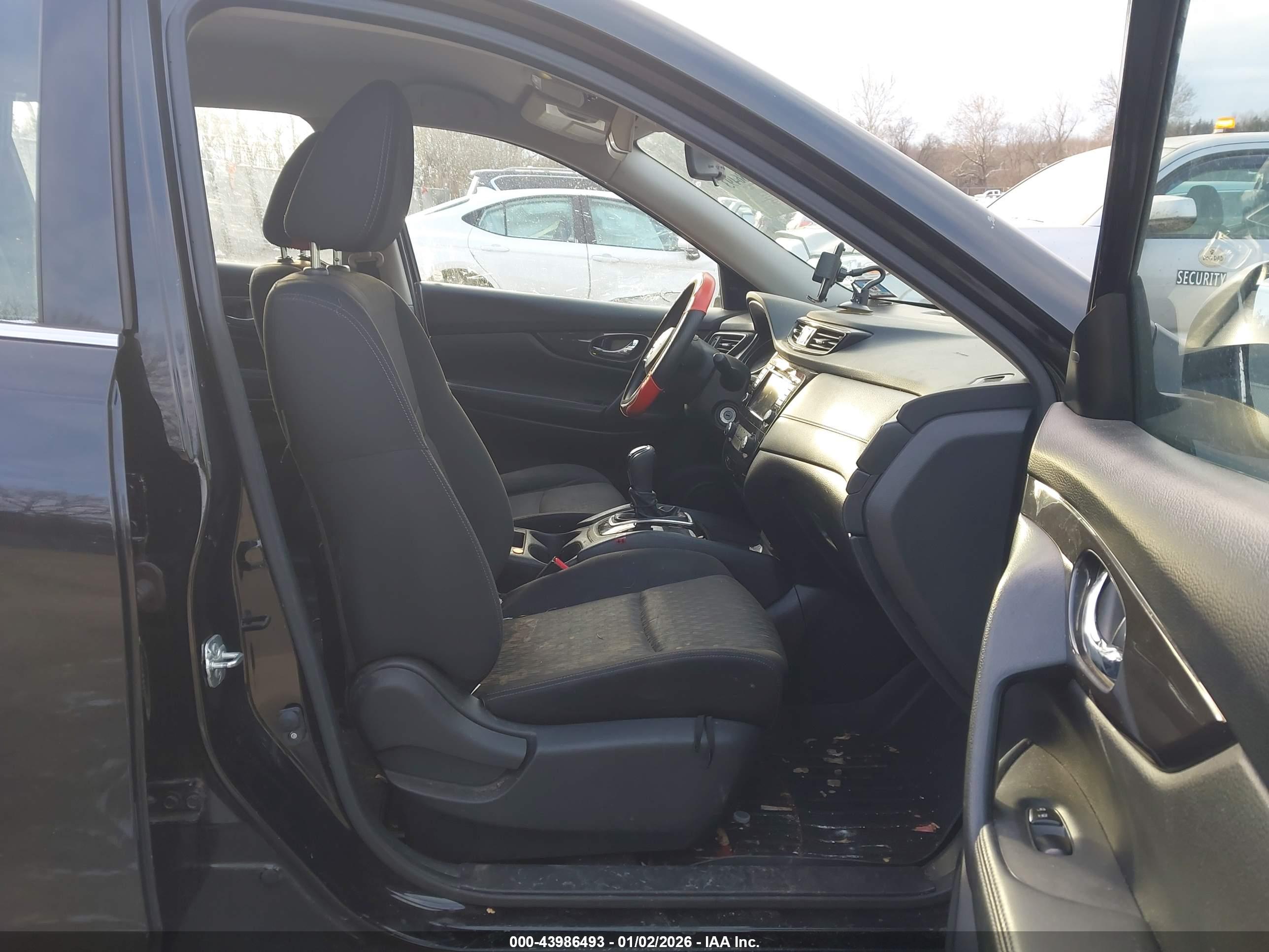 NISSAN ROGUE image 5