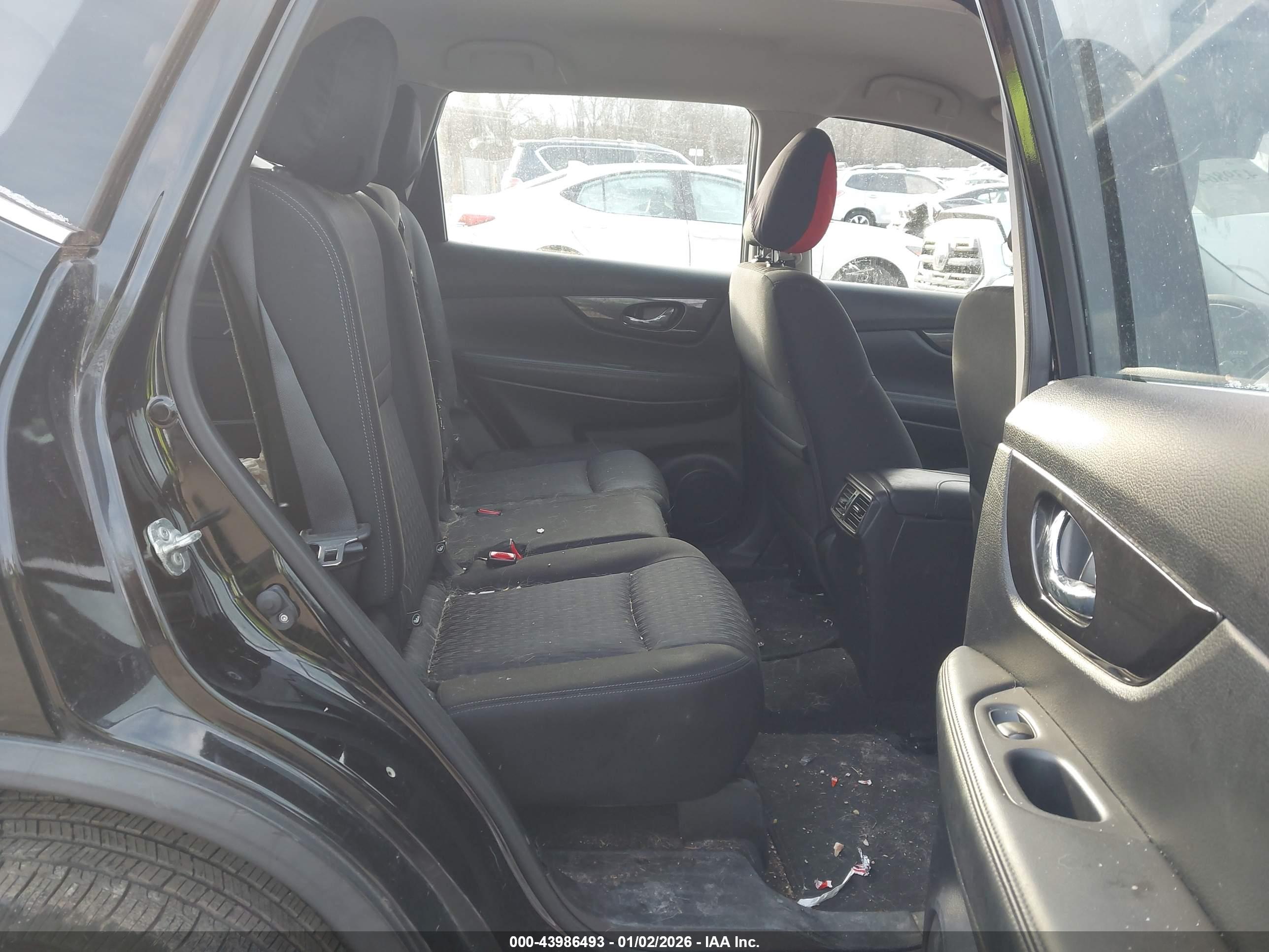 NISSAN ROGUE image 8