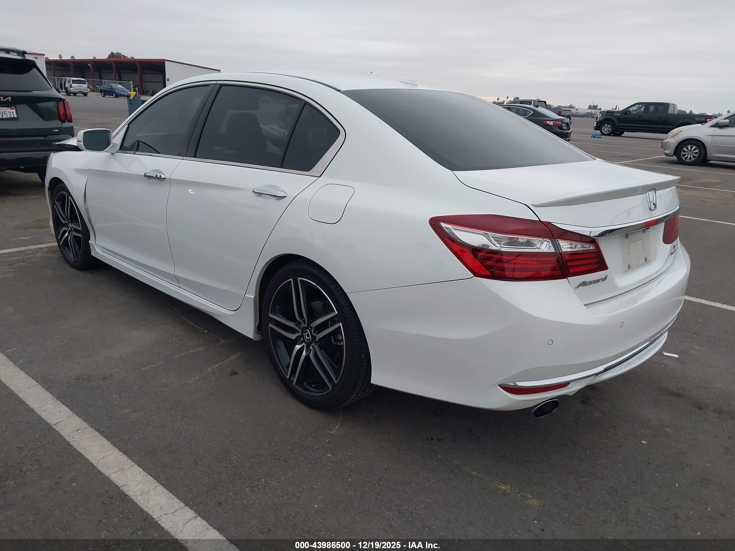 HONDA ACCORD image 3