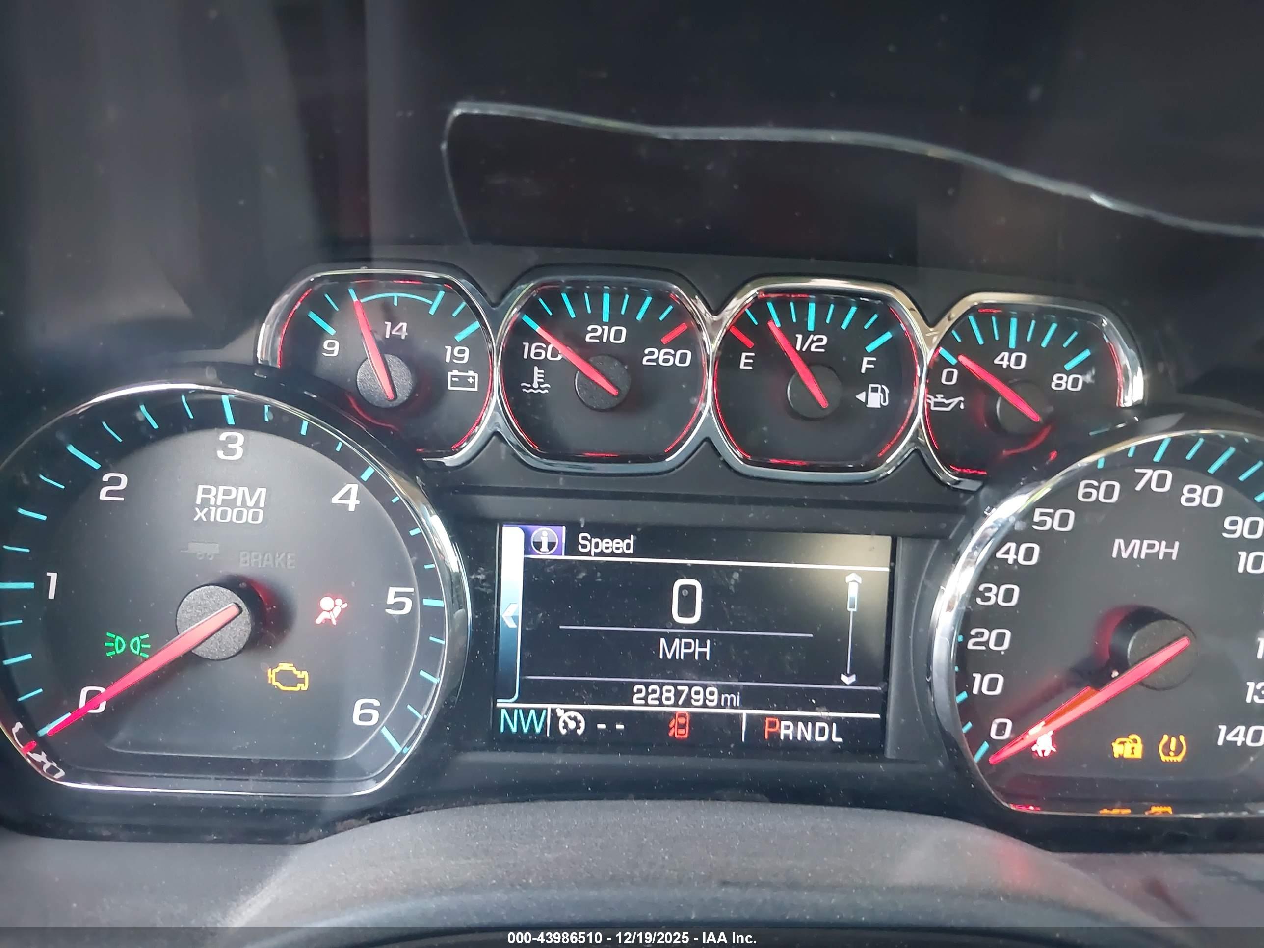 CHEVROLET SILVERADO image 7