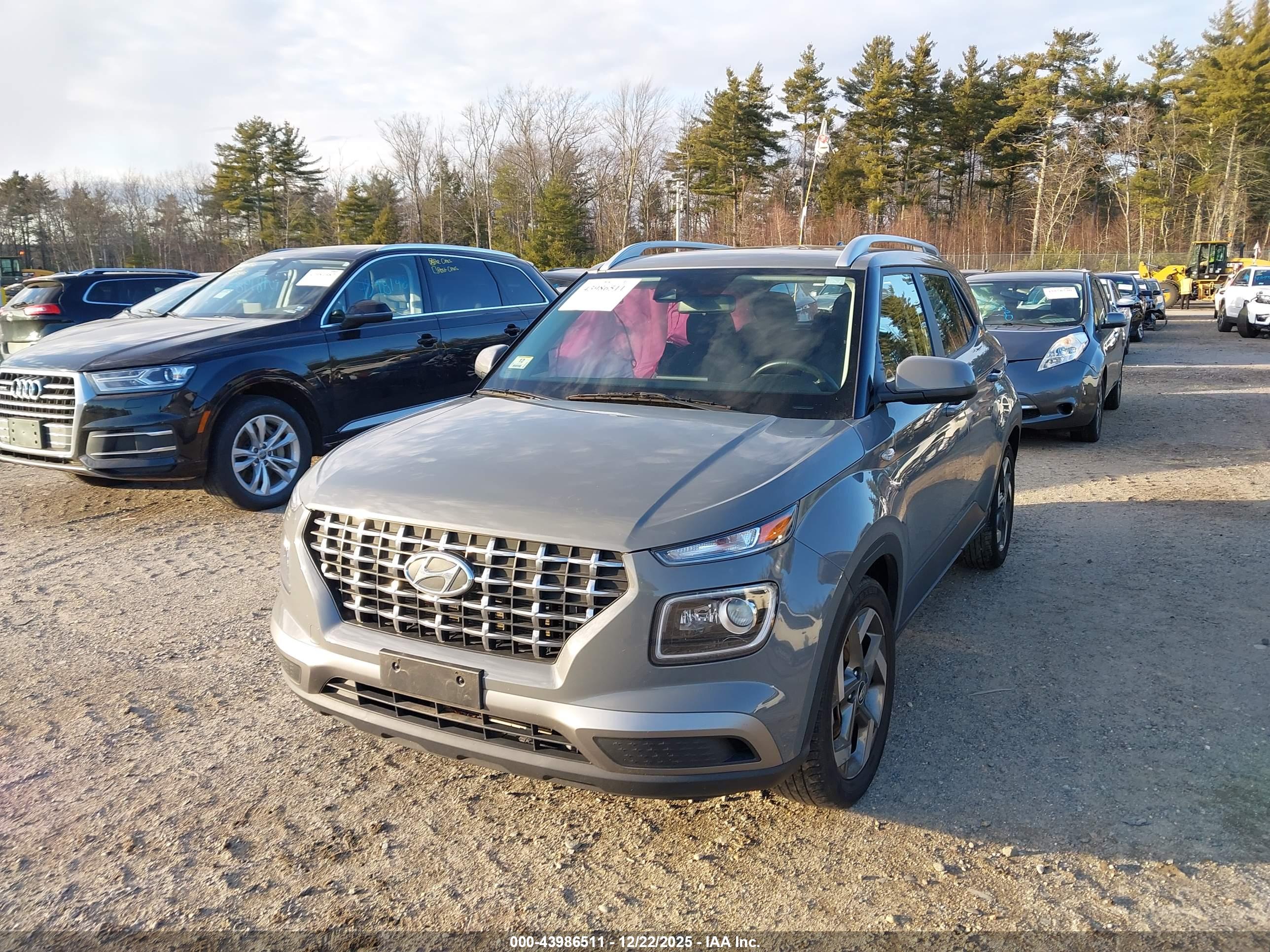 HYUNDAI VENUE image 2