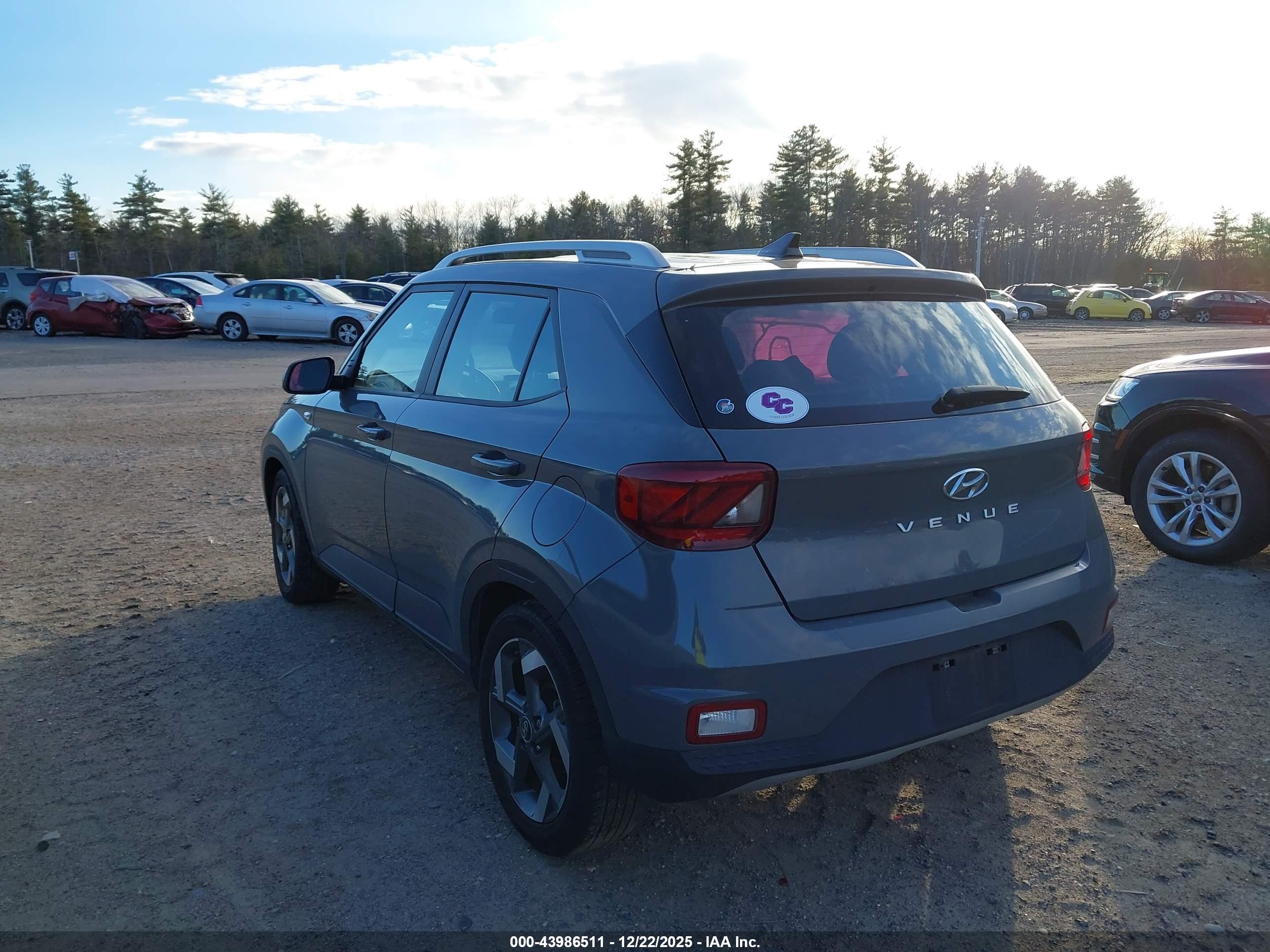 HYUNDAI VENUE image 3