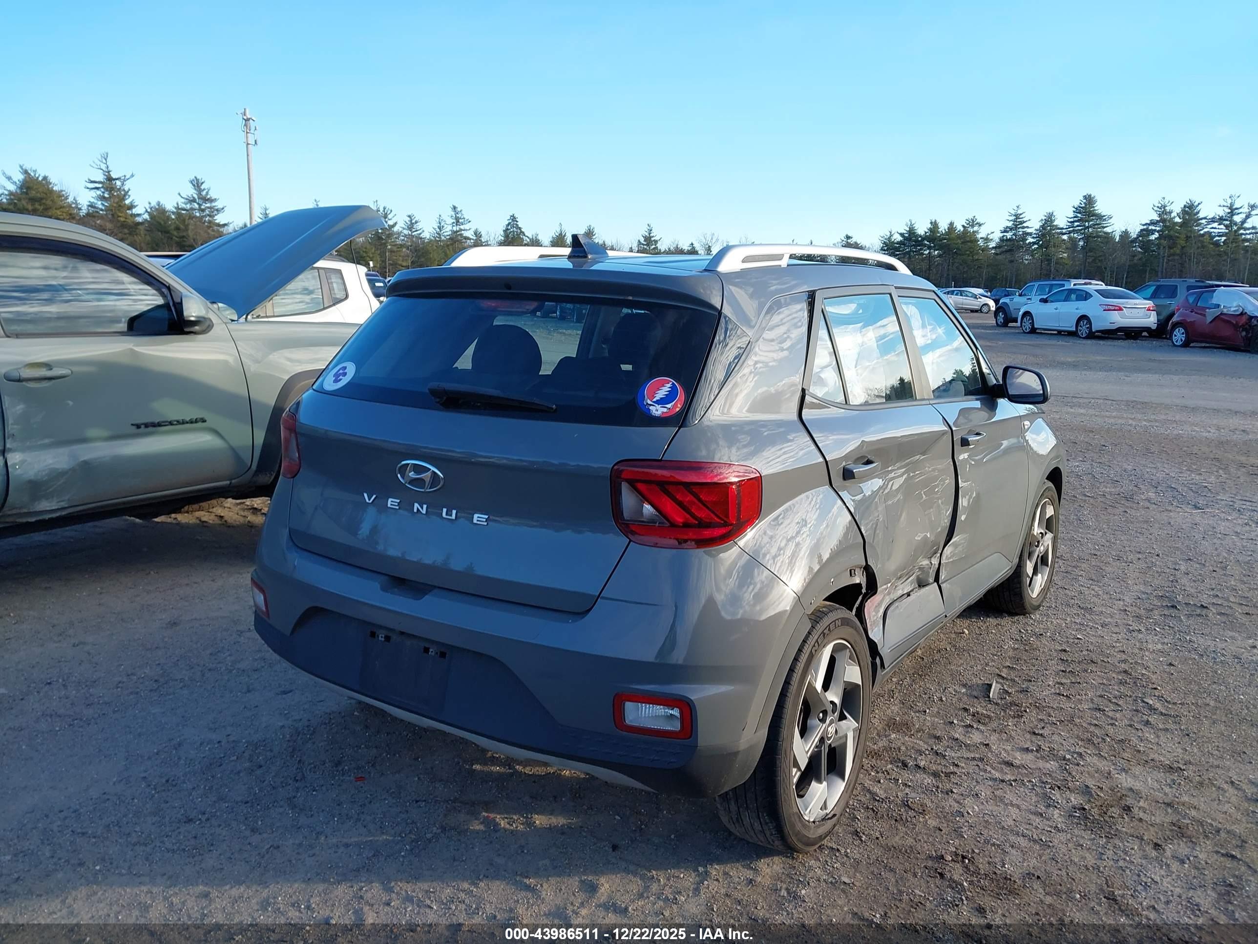 HYUNDAI VENUE image 4