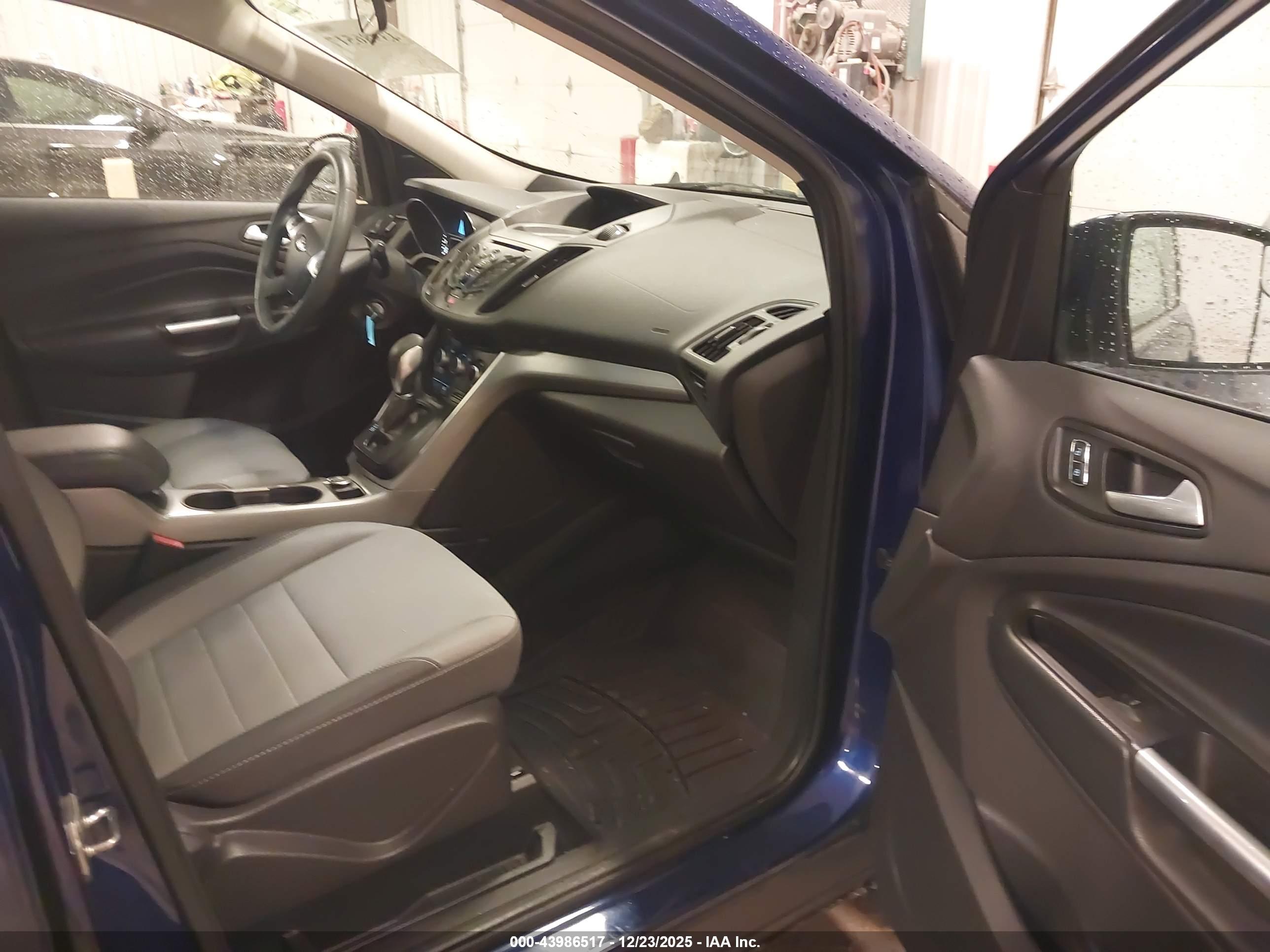 FORD ESCAPE image 5