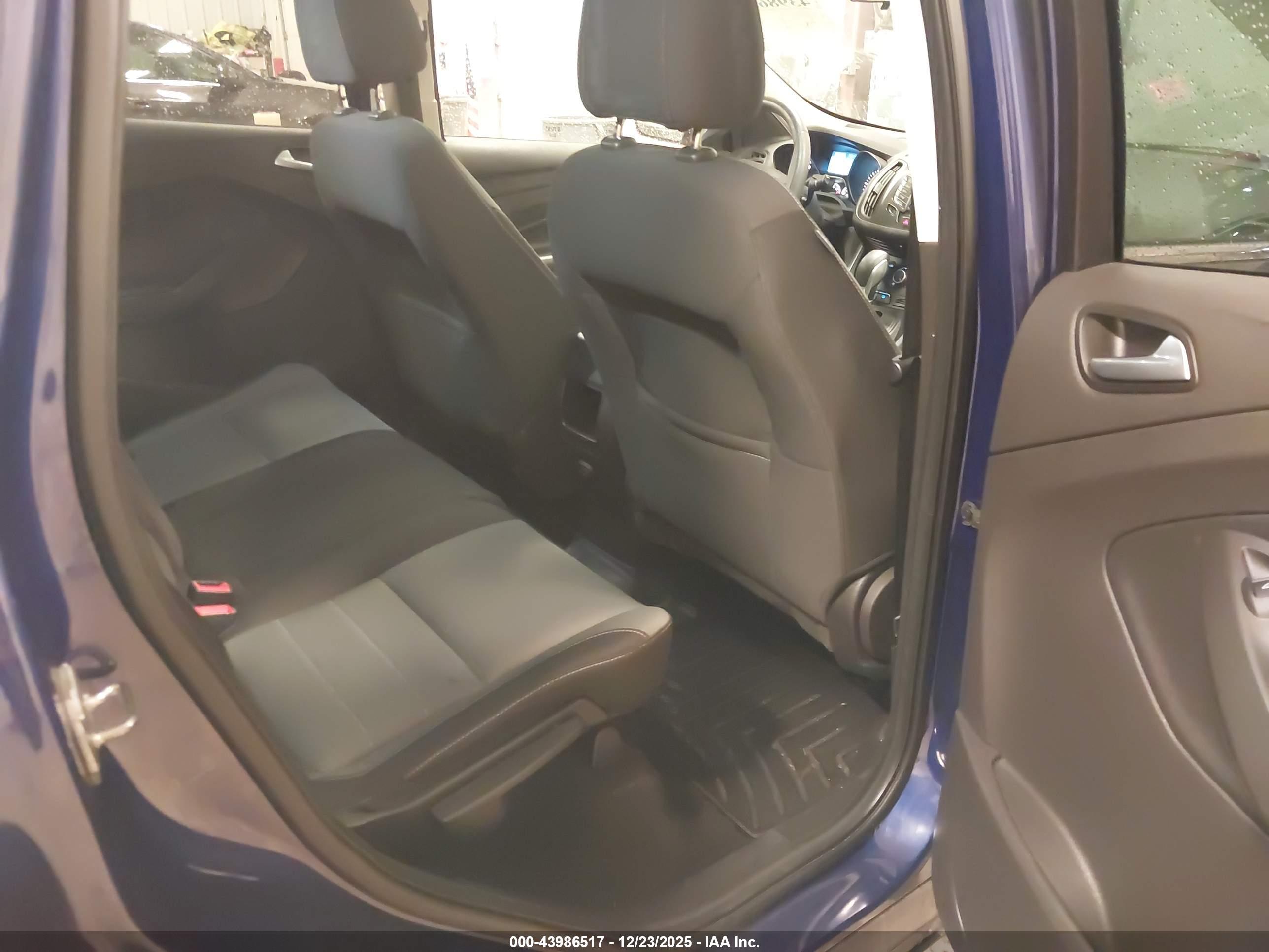 FORD ESCAPE image 8