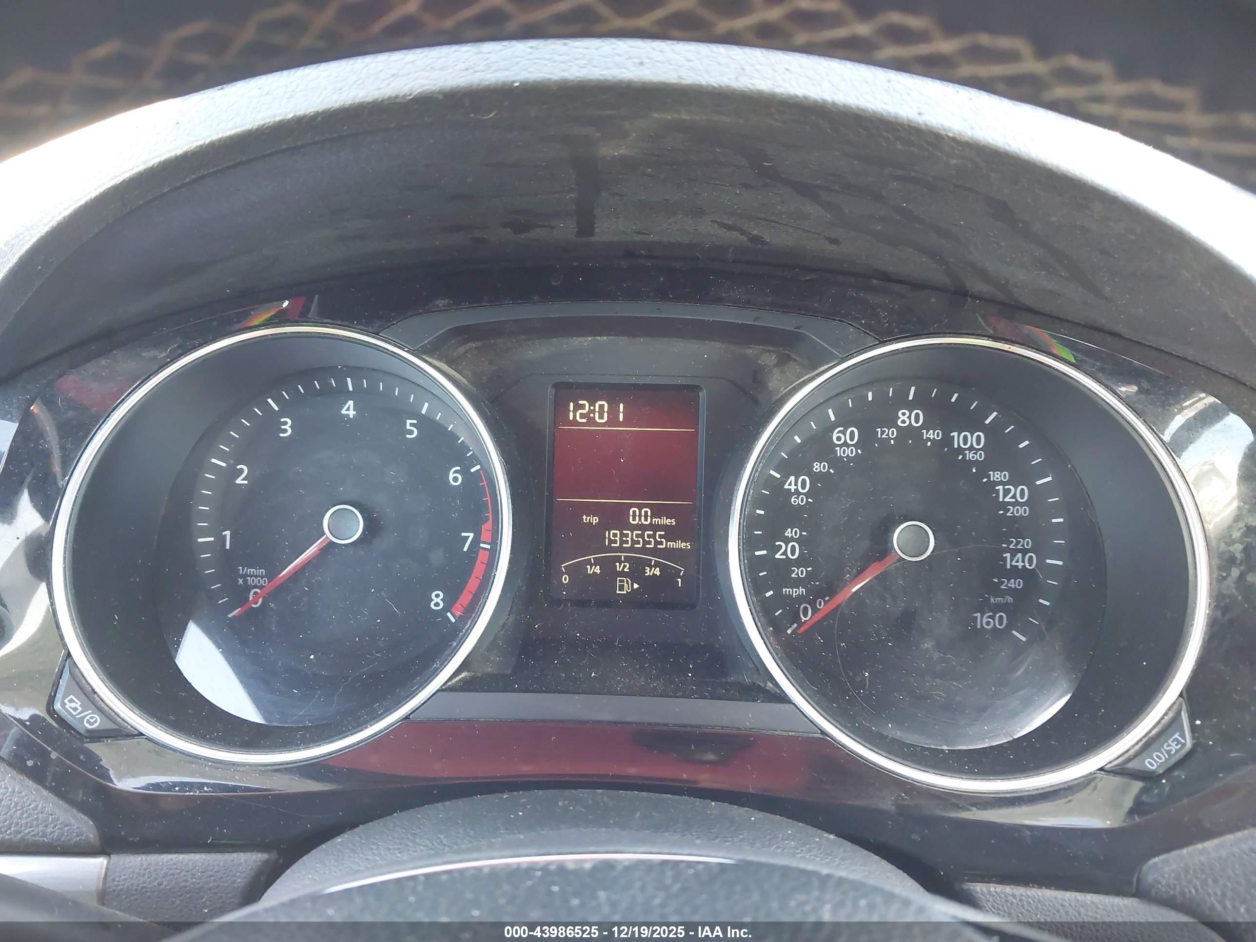 VOLKSWAGEN JETTA image 7