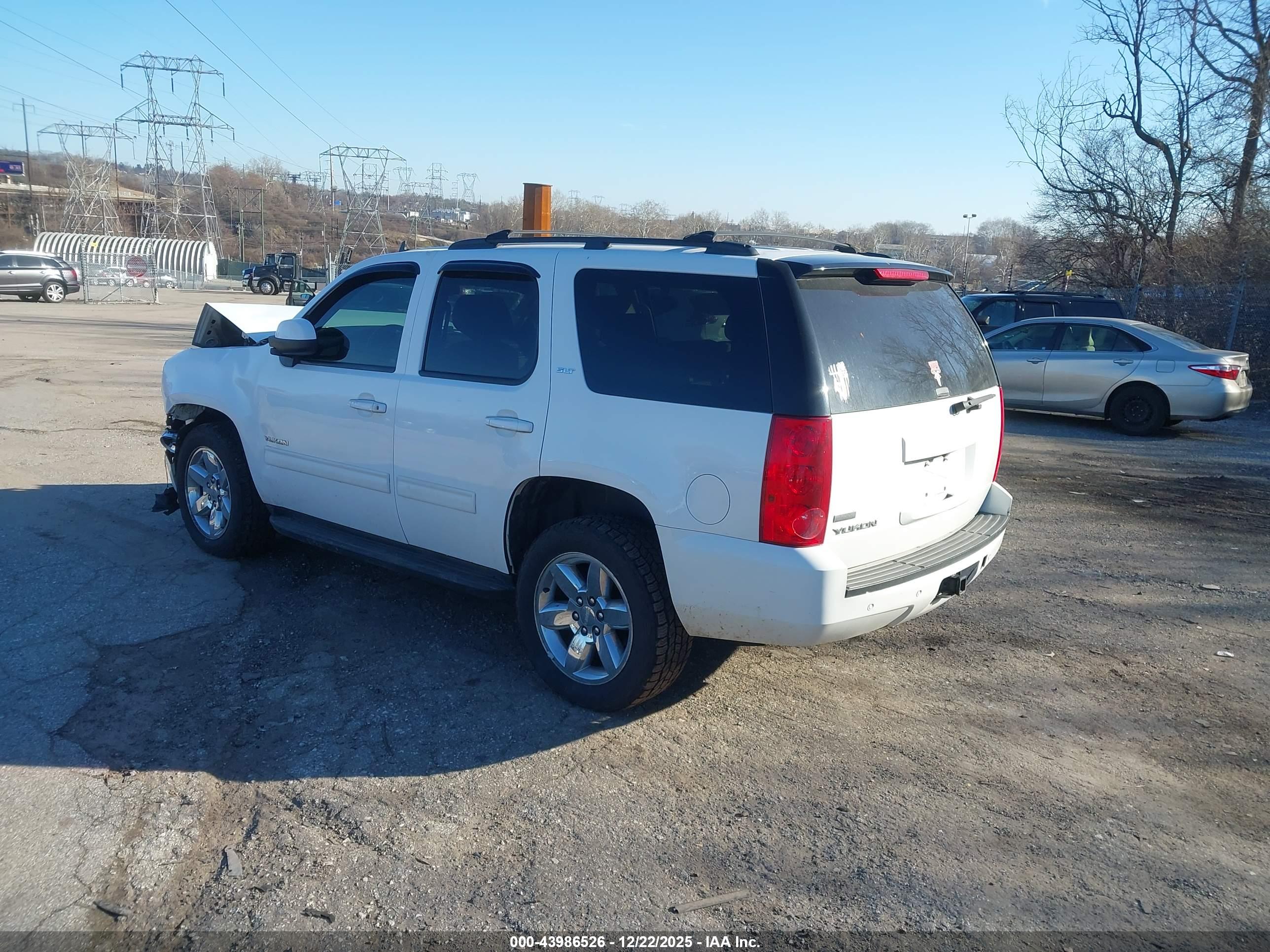GMC YUKON image 3