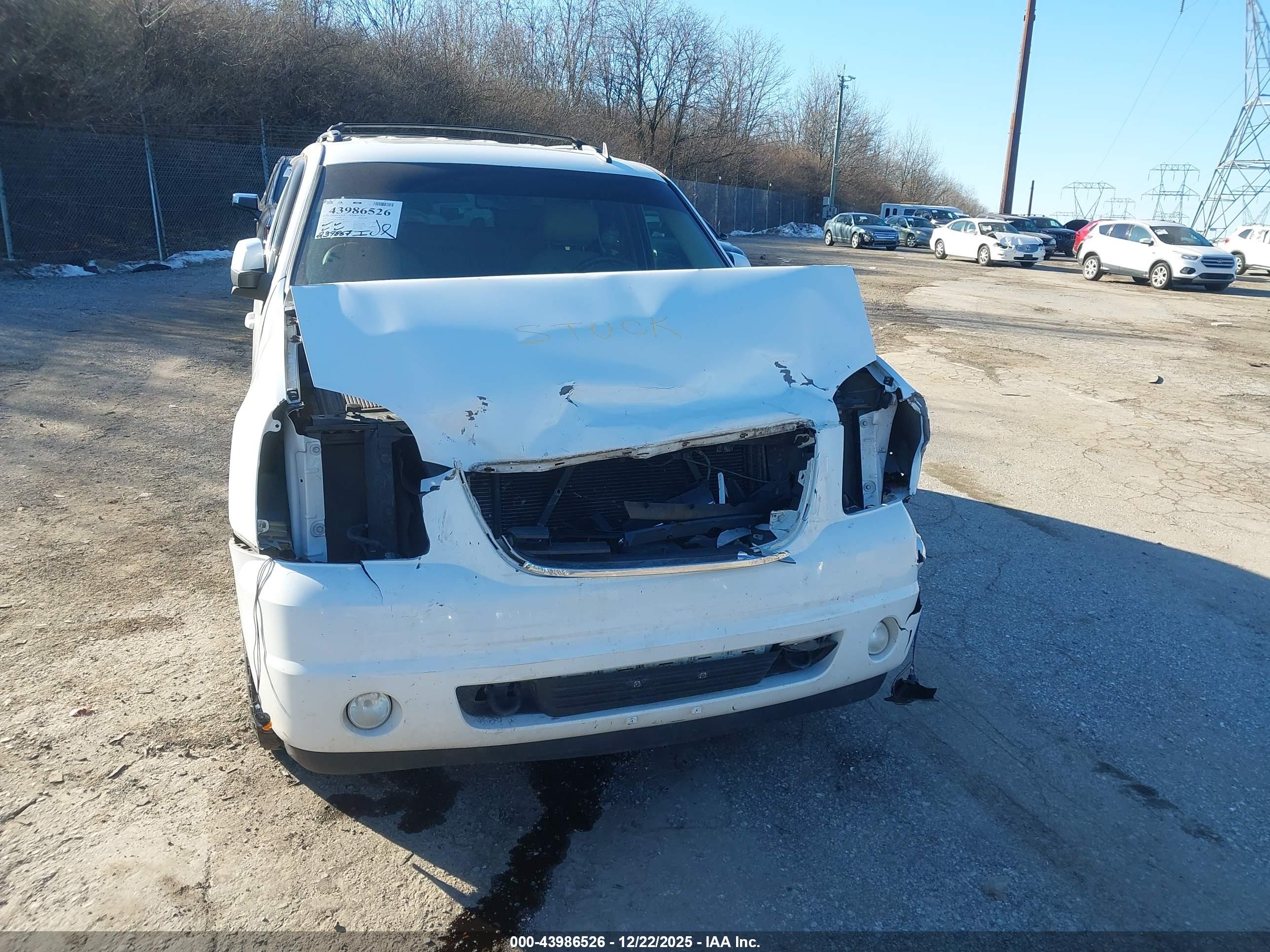 GMC YUKON image 6