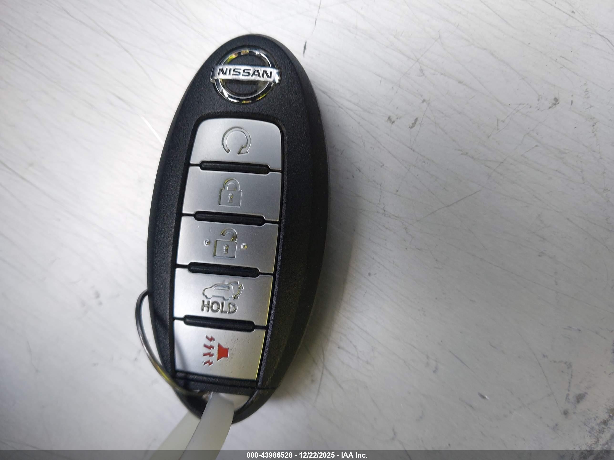 NISSAN ROGUE image 11
