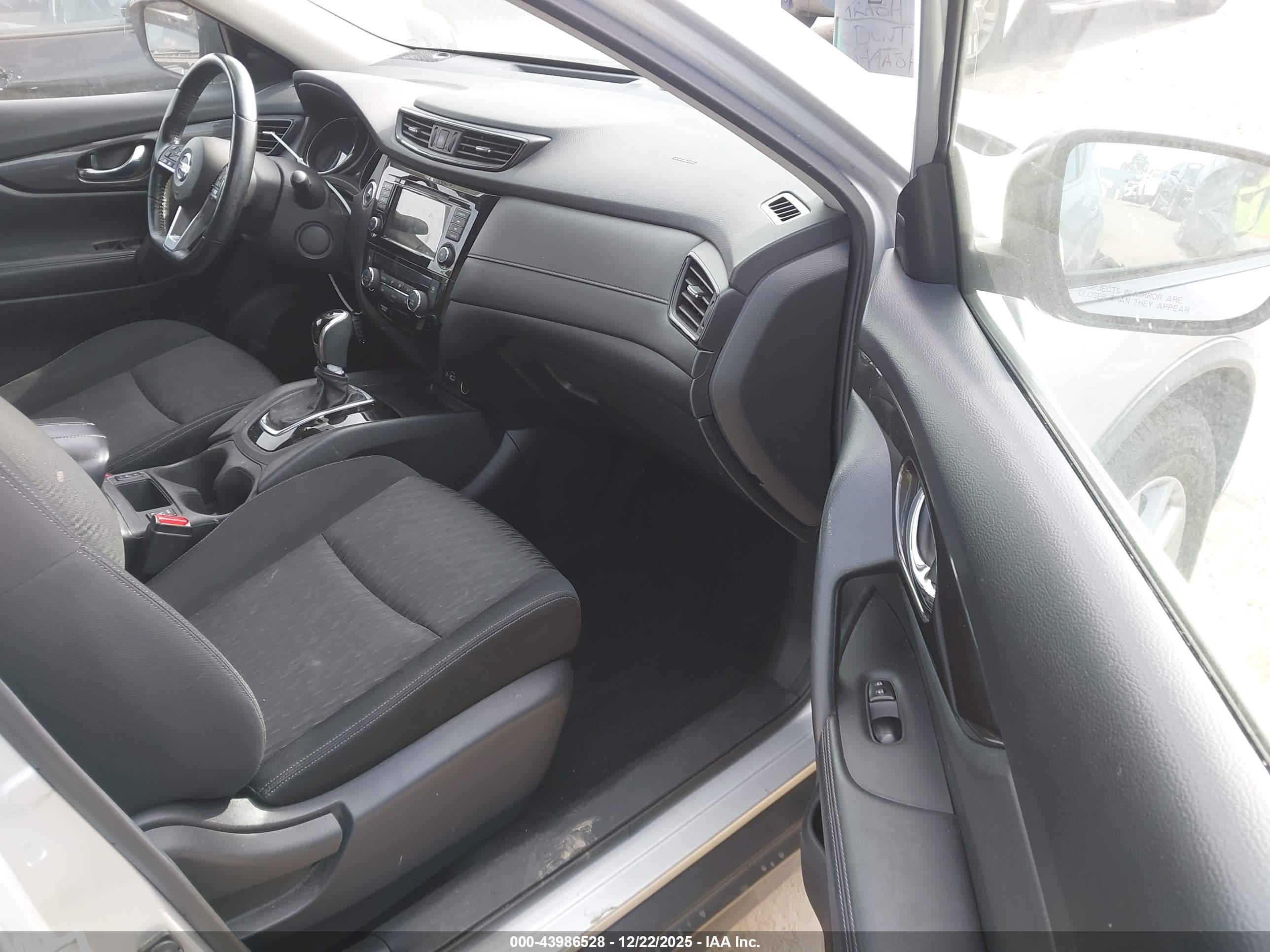 NISSAN ROGUE image 5