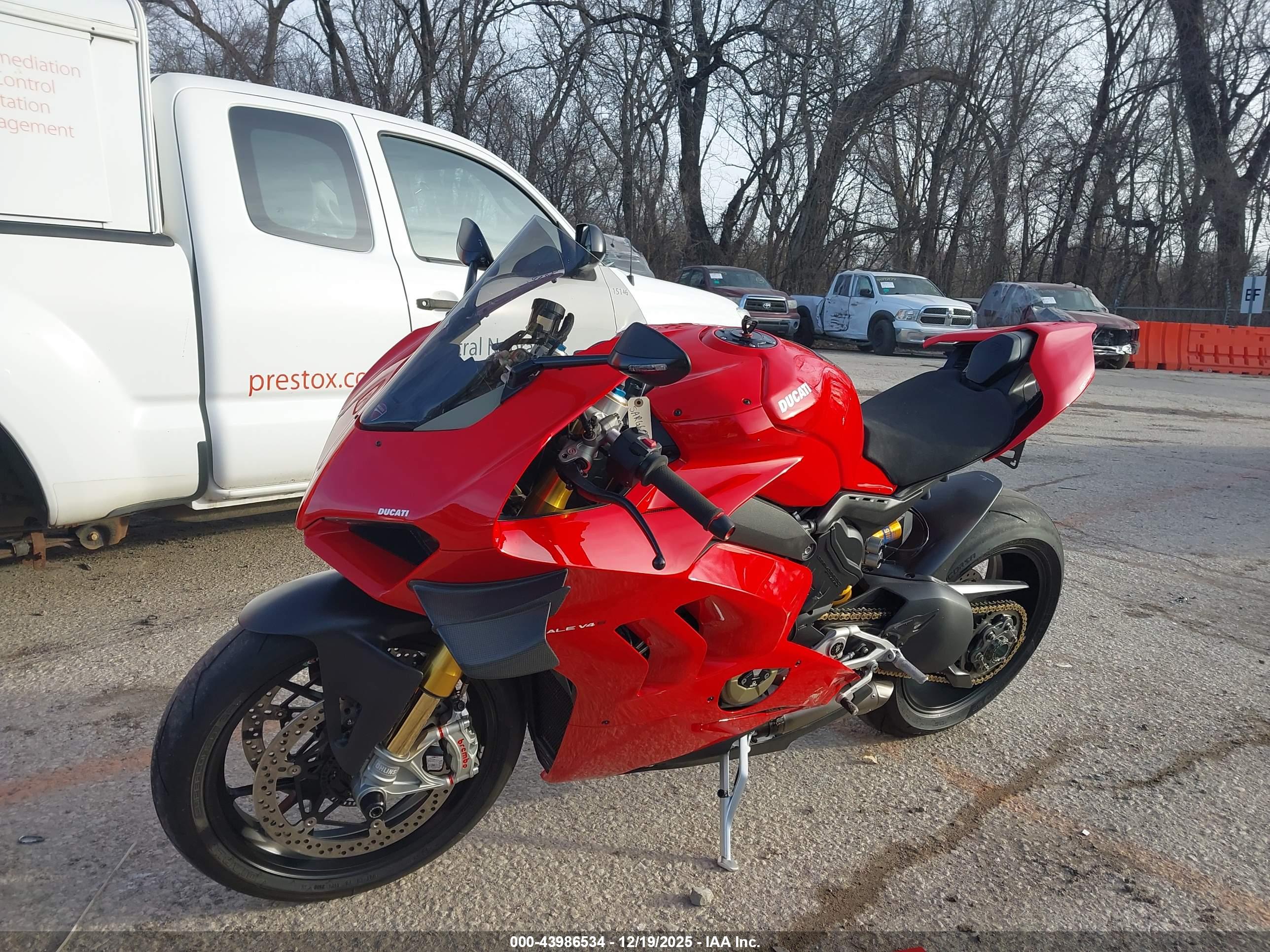 DUCATI PANIGALE image 2