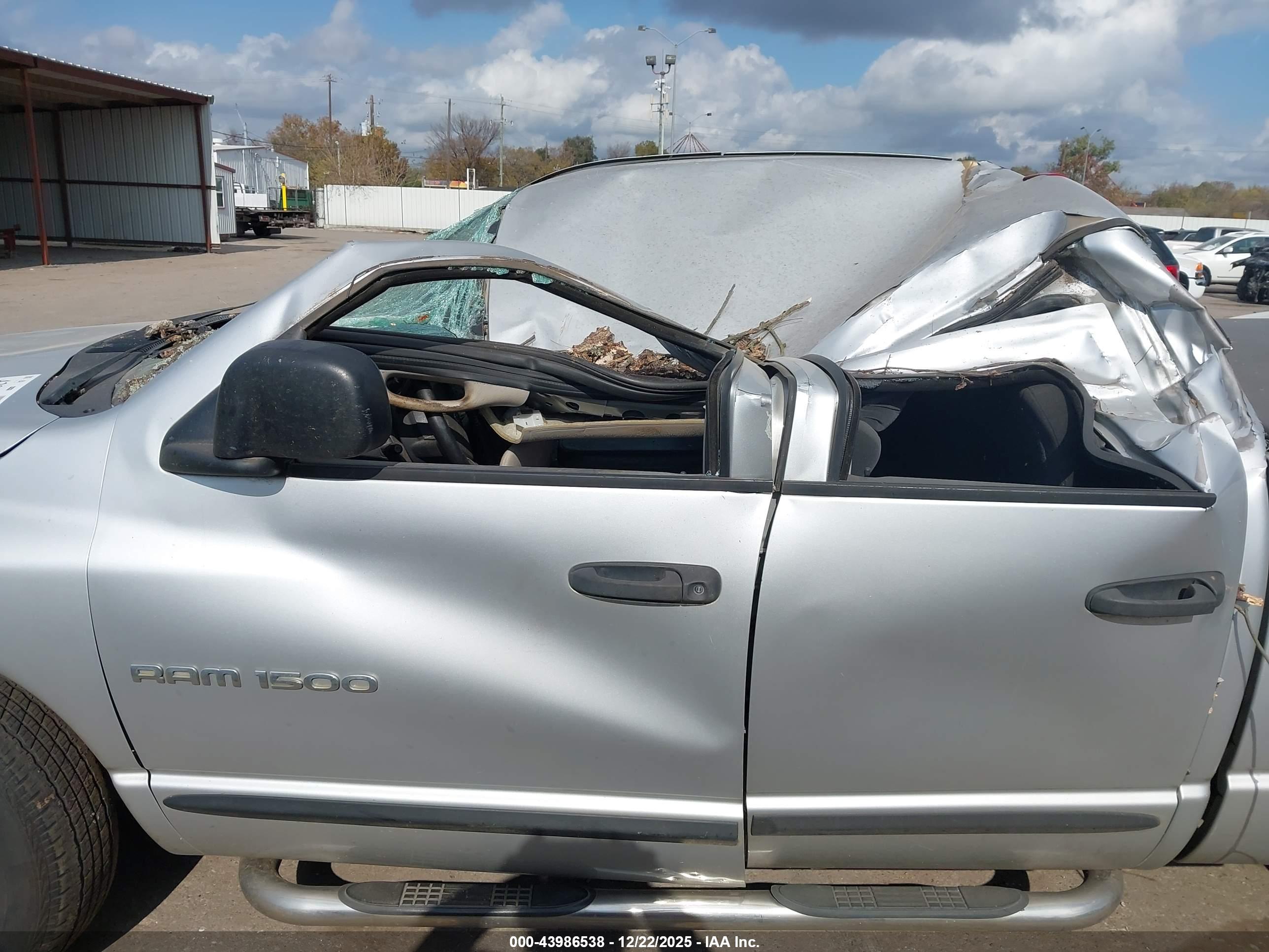 DODGE RAM image 6