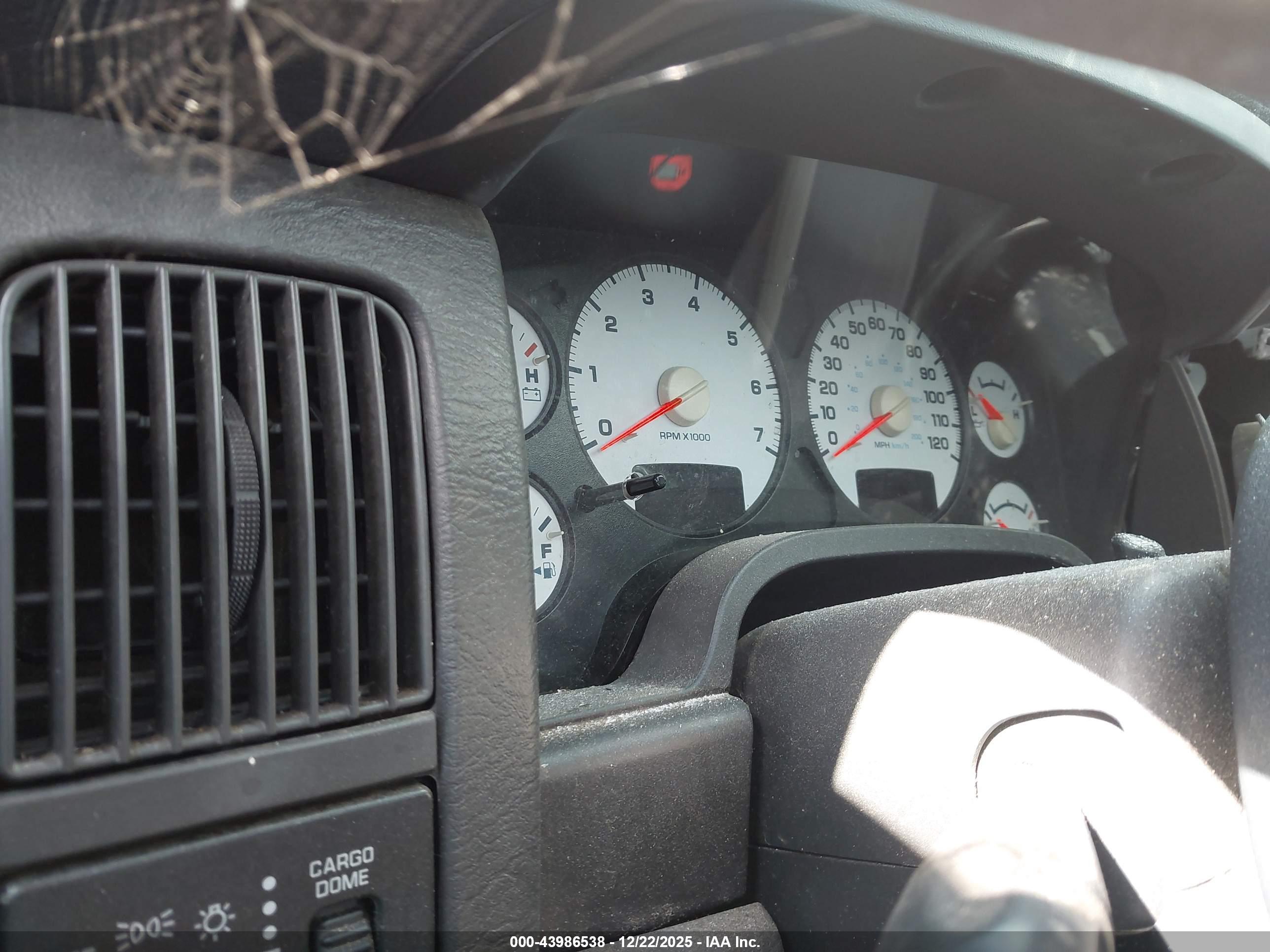 DODGE RAM image 7