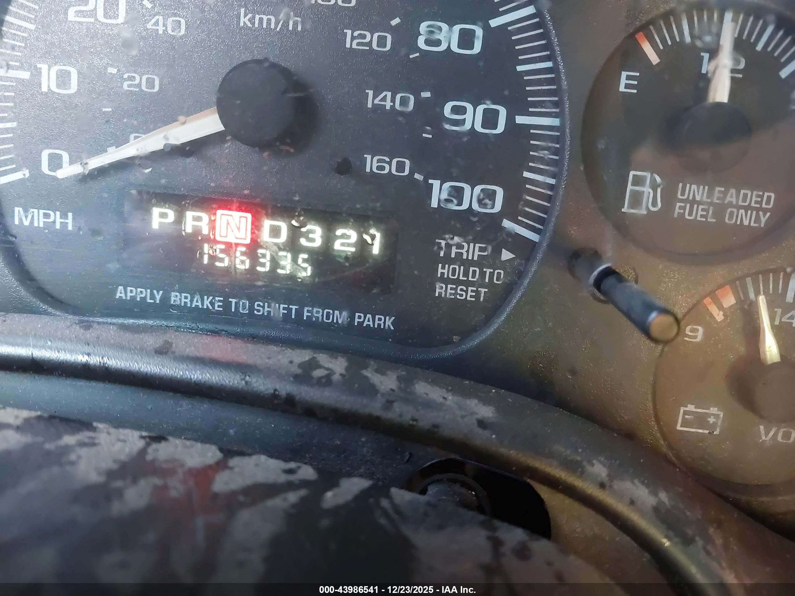 CHEVROLET EXPRESS image 6