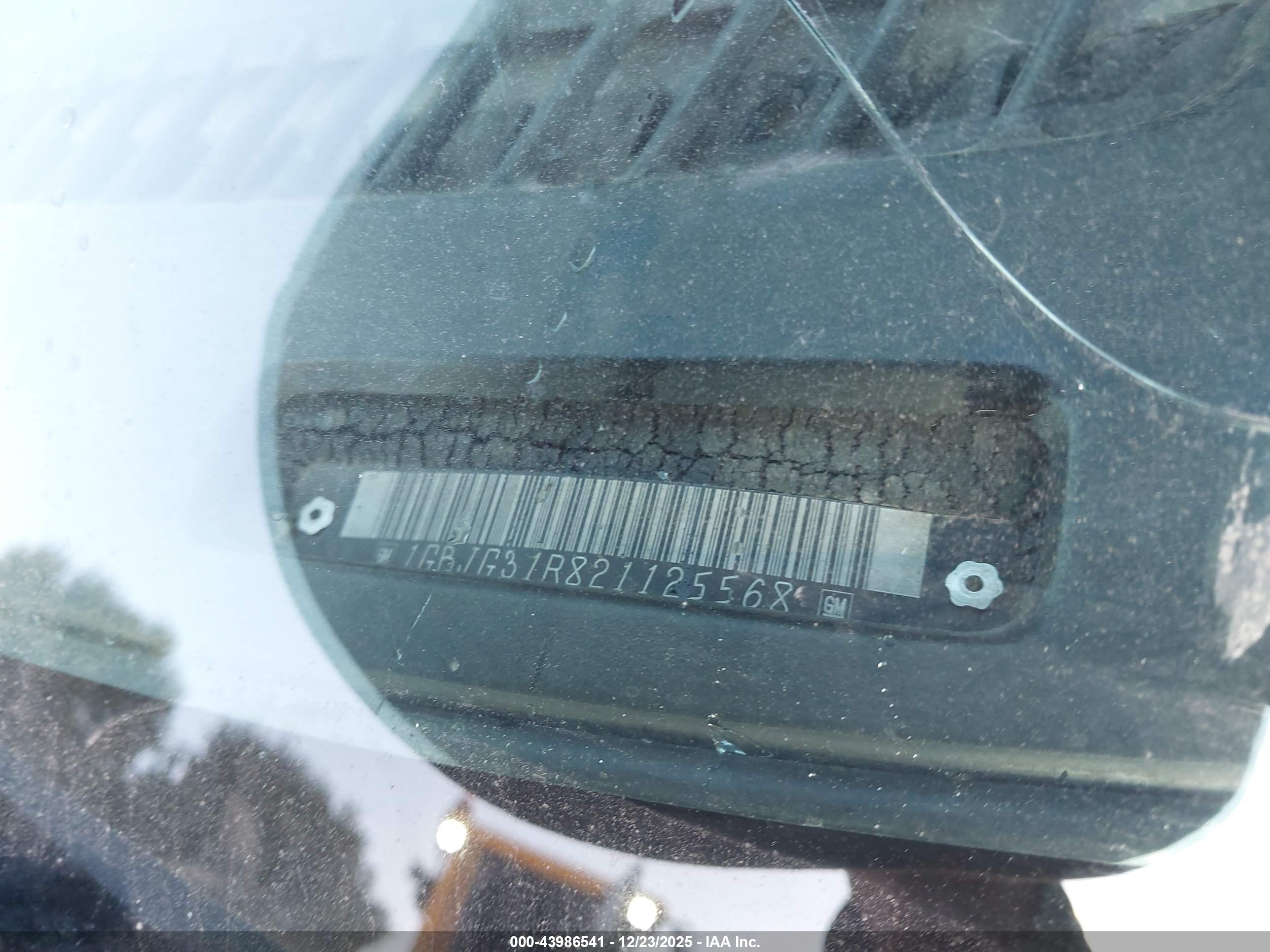 CHEVROLET EXPRESS image 9