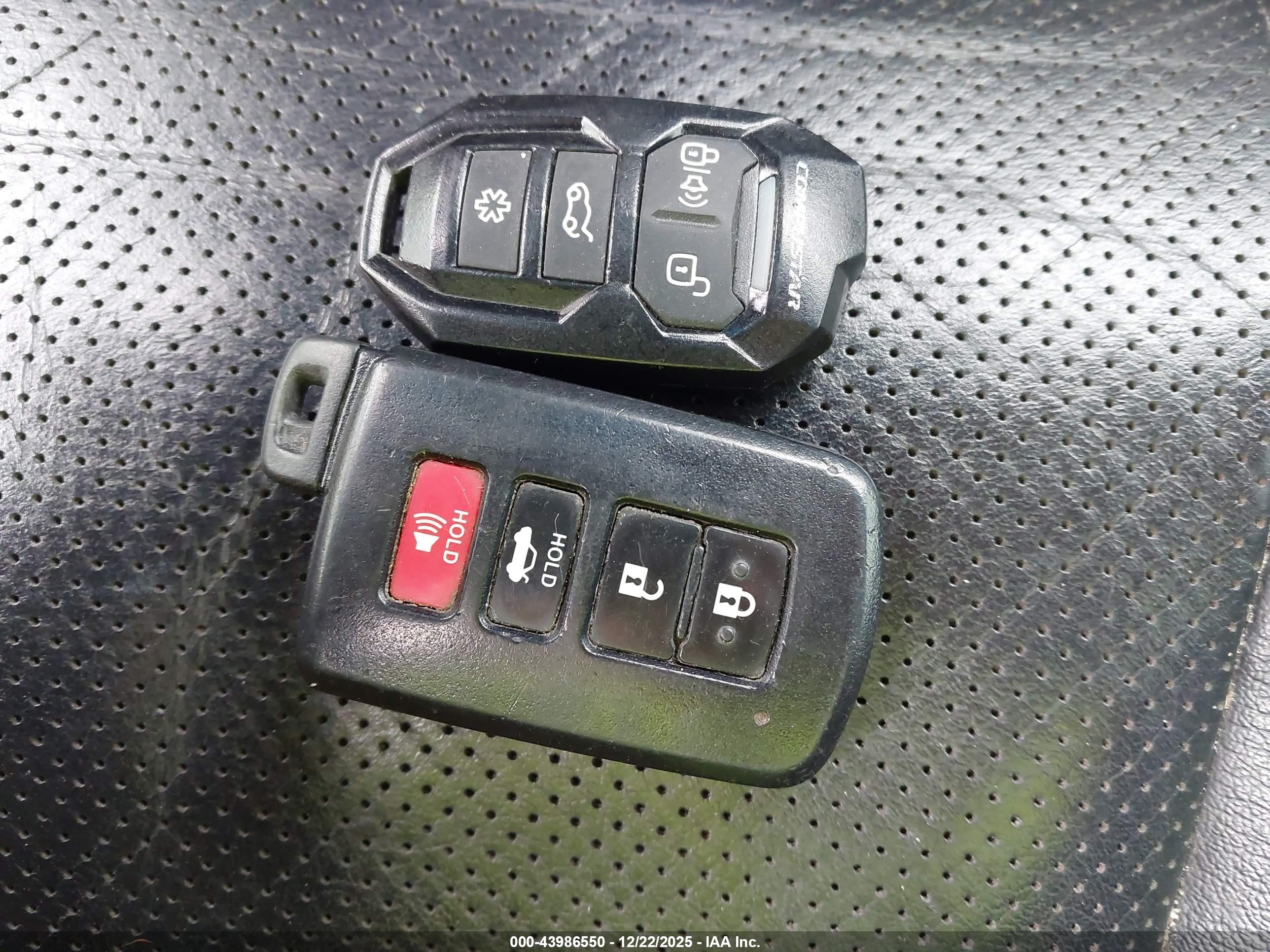 TOYOTA AVALON image 11