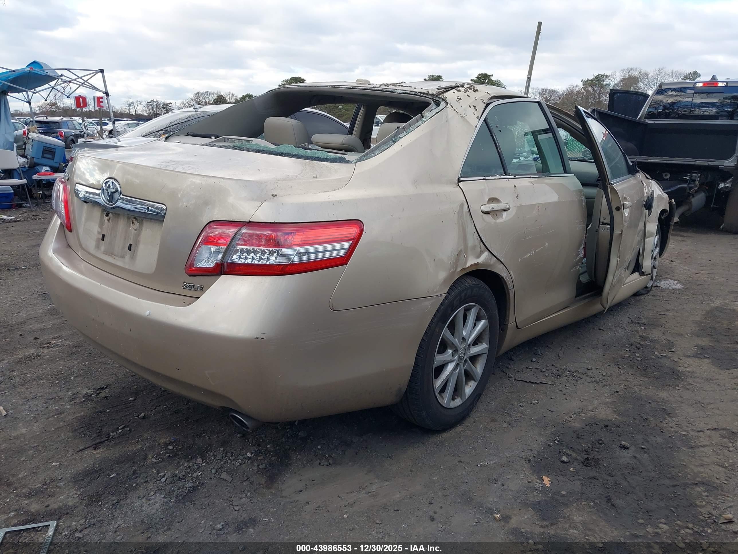 TOYOTA CAMRY image 4