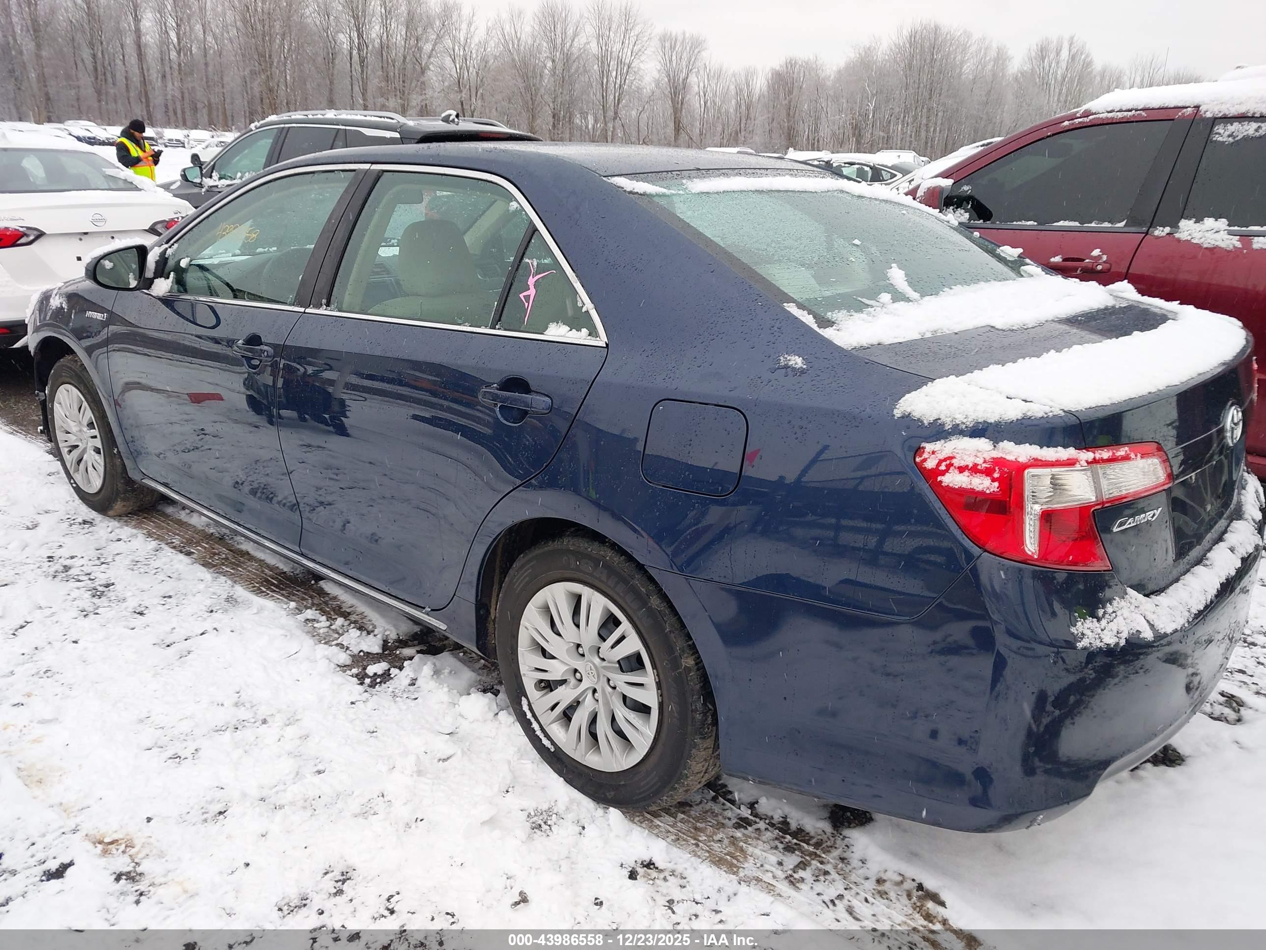 TOYOTA CAMRY image 3